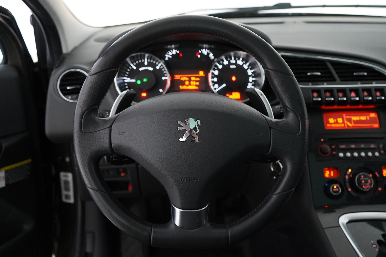 Peugeot 3008 2010 YritysOutlet - Myydään vain yrityksille - Kahdet renkaat / Hyvät varusteet / Pitkä leima