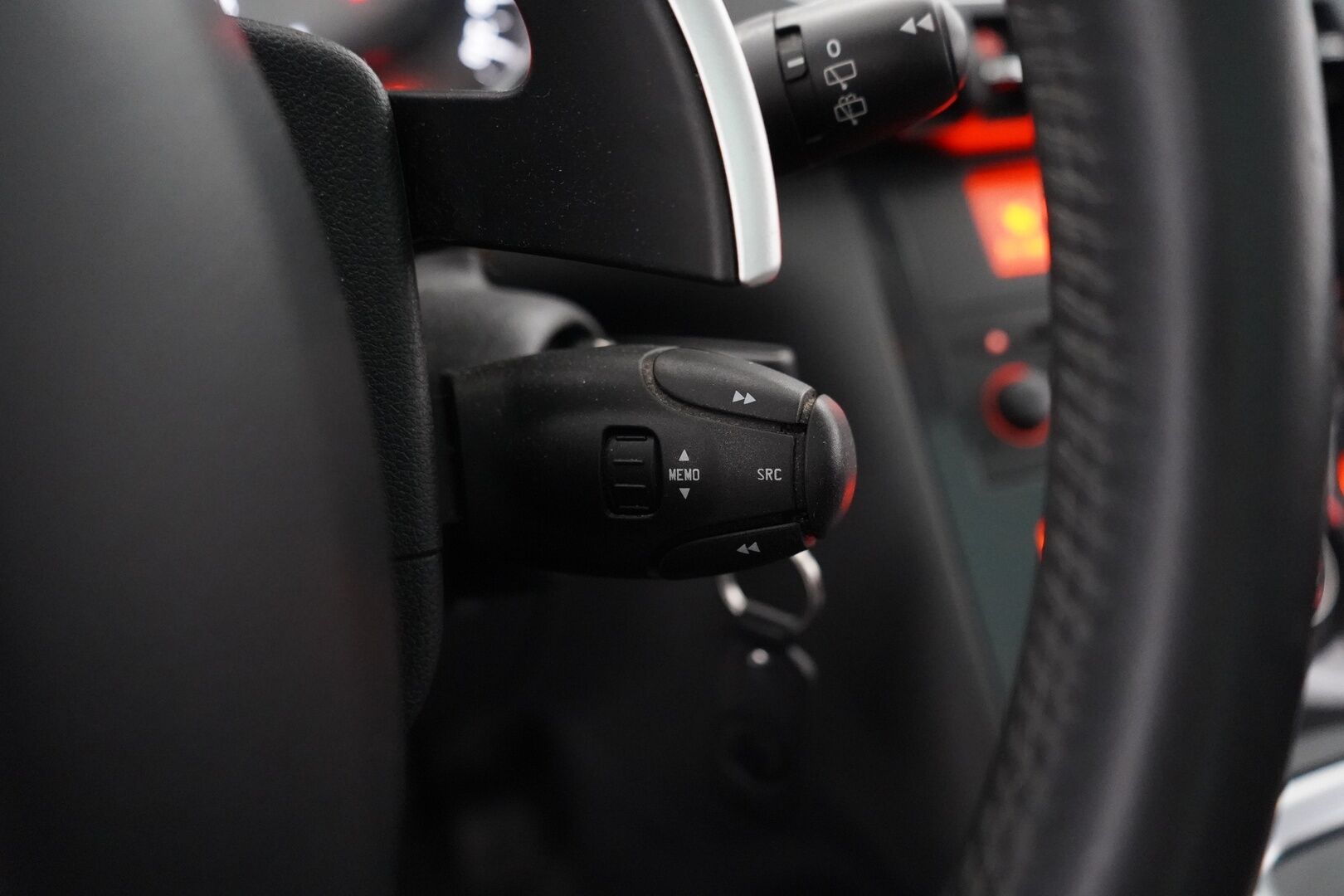 Peugeot 3008 2010 YritysOutlet - Myydään vain yrityksille - Kahdet renkaat / Hyvät varusteet / Pitkä leima