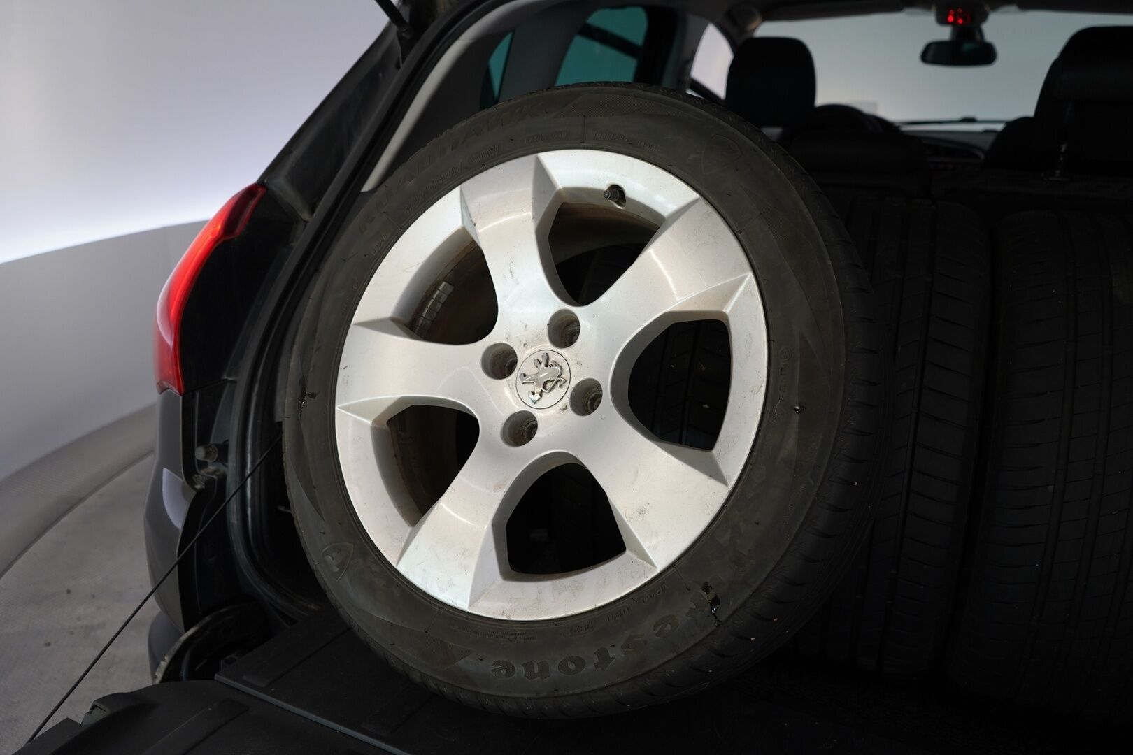 Peugeot 3008 2010 YritysOutlet - Myydään vain yrityksille - Kahdet renkaat / Hyvät varusteet / Pitkä leima