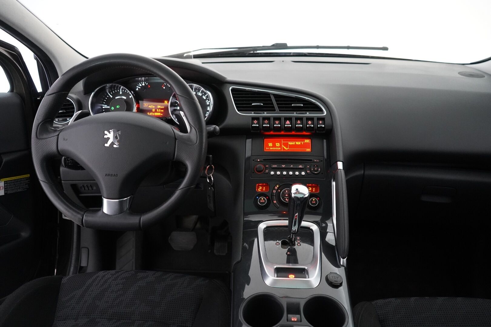 Peugeot 3008 2010 YritysOutlet - Myydään vain yrityksille - Kahdet renkaat / Hyvät varusteet / Pitkä leima