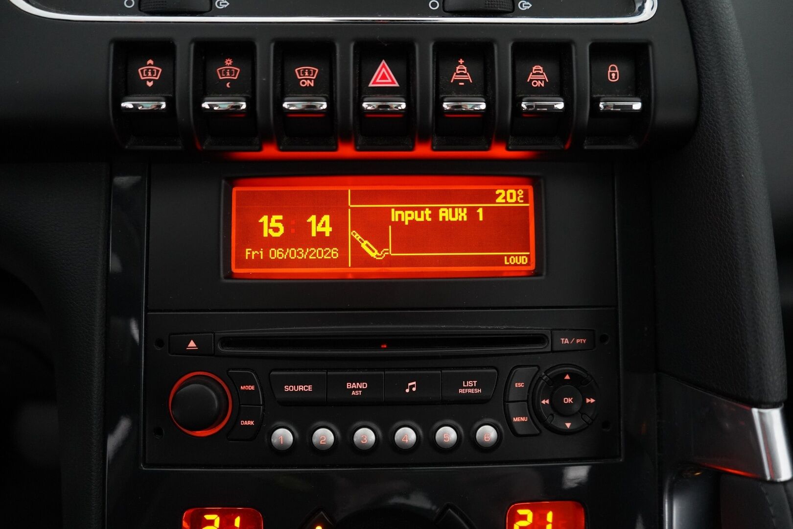 Peugeot 3008 2010 YritysOutlet - Myydään vain yrityksille - Kahdet renkaat / Hyvät varusteet / Pitkä leima