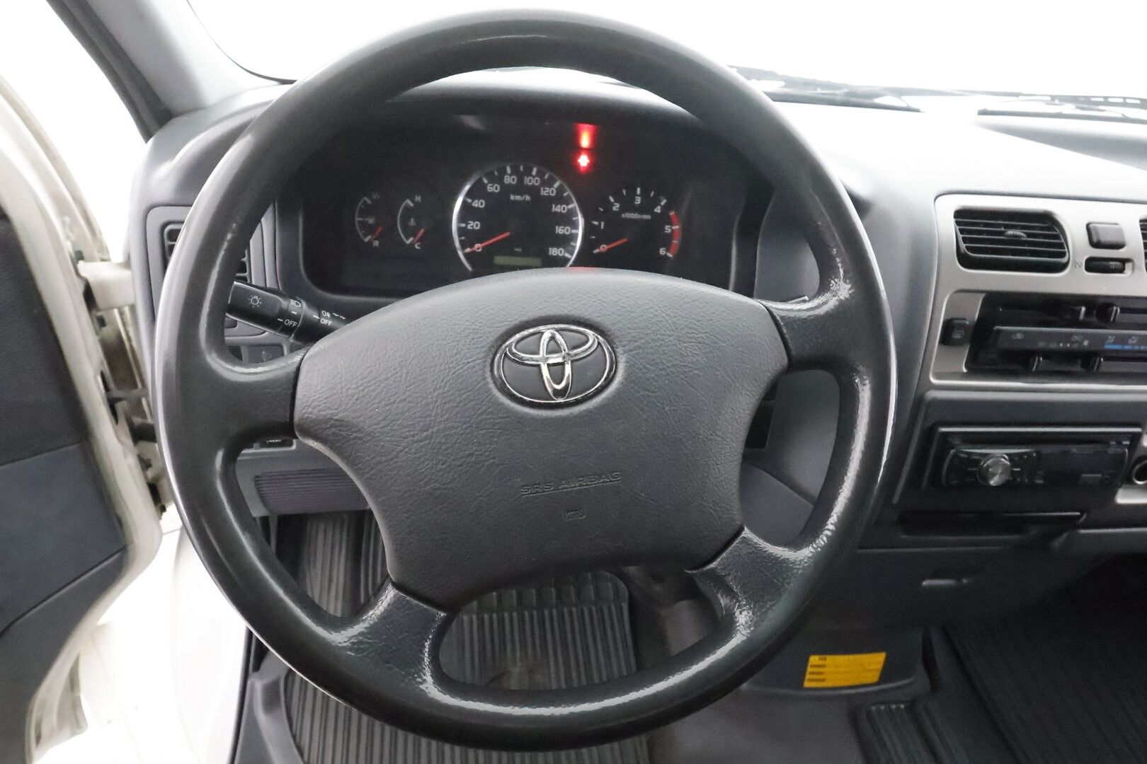 Toyota Hiace 2010 2,5 D-4D 95 4ov pitkä - | Koukku | Lohkolämmitin | Facelift | CD&AUX | Sähköpeilit | Penkinlämmittimet | 1-om Suomi-auto | Kahdet renkaat |