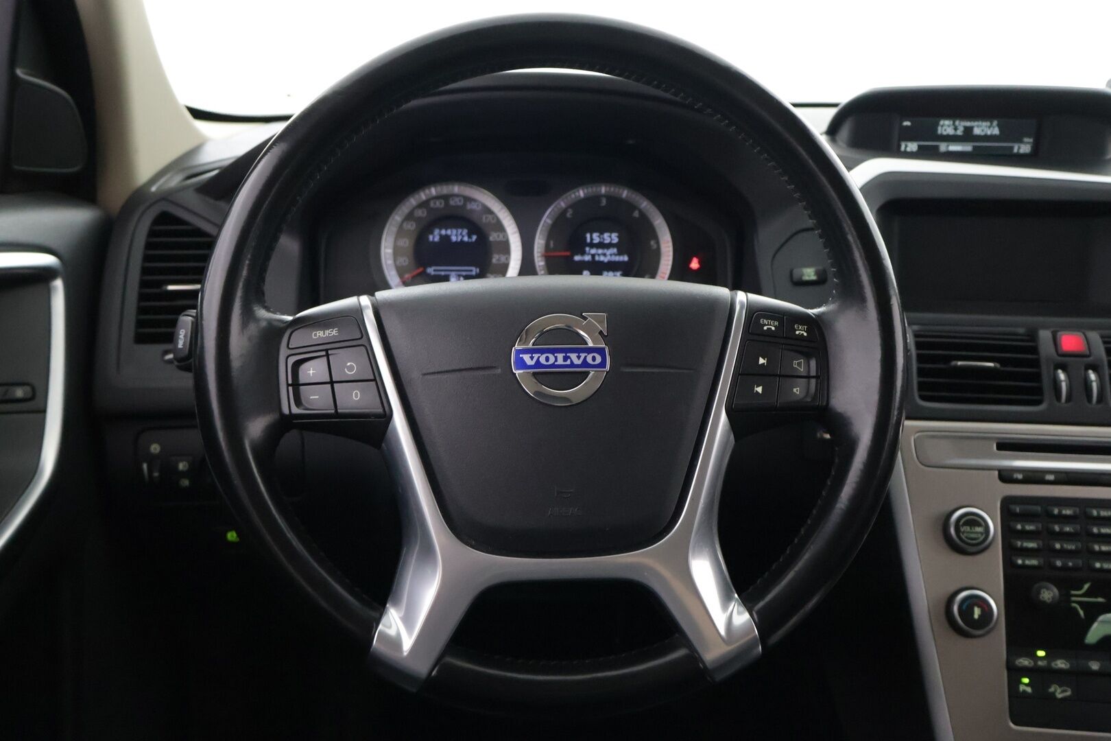 Volvo XC60 2010 D5 AWD Summum aut - Muistipenkit | Webasto | Vetokoukku | Suomi-auto | Siisti & hyvin huollettu | Kahdet renkaat 