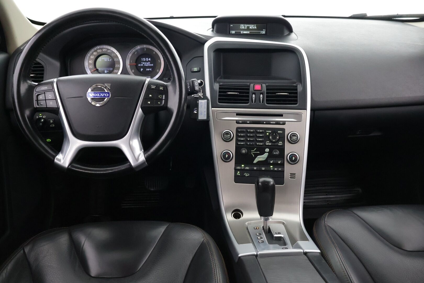 Volvo XC60 2010 D5 AWD Summum aut - Muistipenkit | Webasto | Vetokoukku | Suomi-auto | Siisti & hyvin huollettu | Kahdet renkaat 