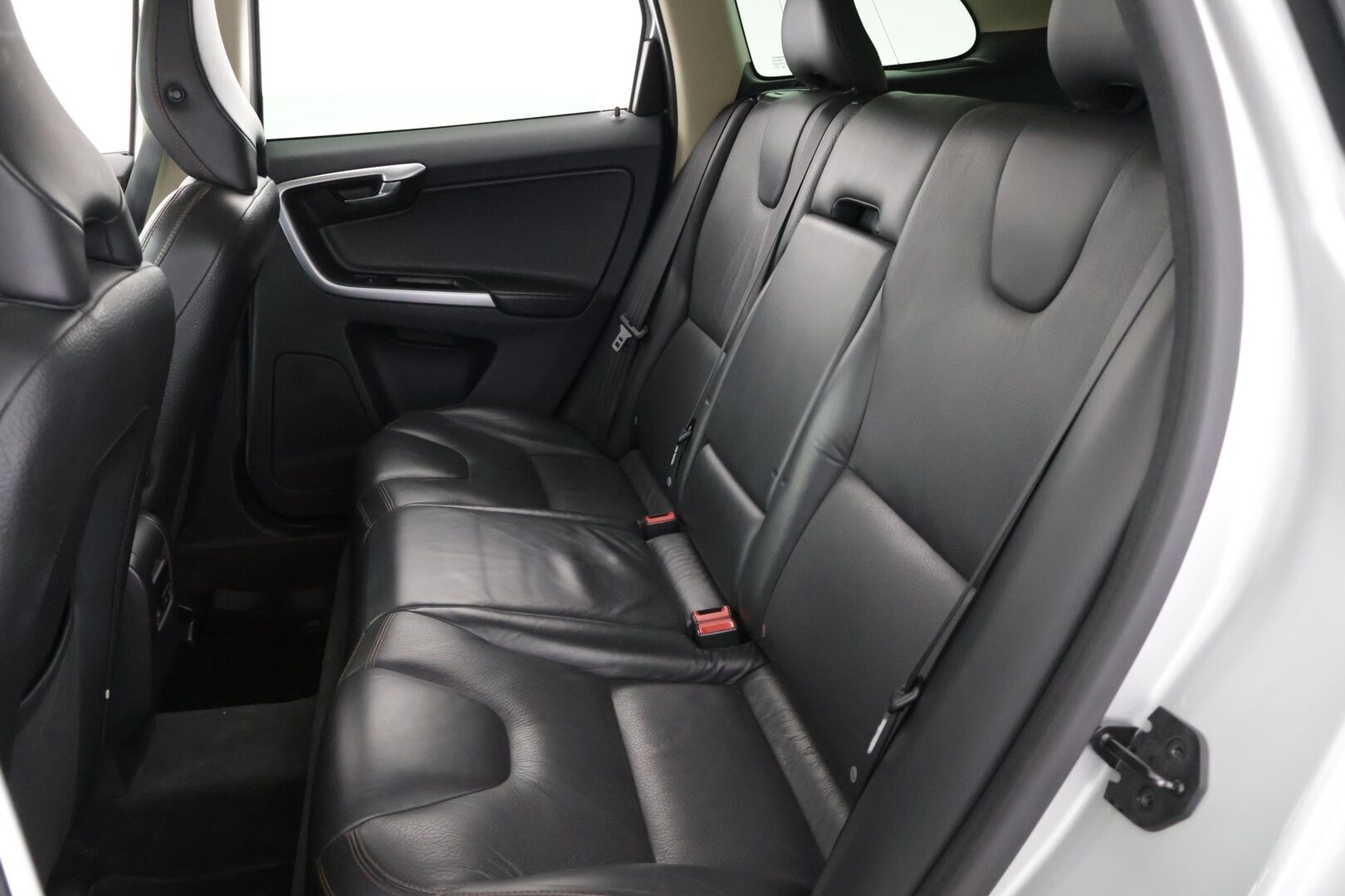 Volvo XC60 2010 D5 AWD Summum aut - Muistipenkit | Webasto | Vetokoukku | Suomi-auto | Siisti & hyvin huollettu | Kahdet renkaat 