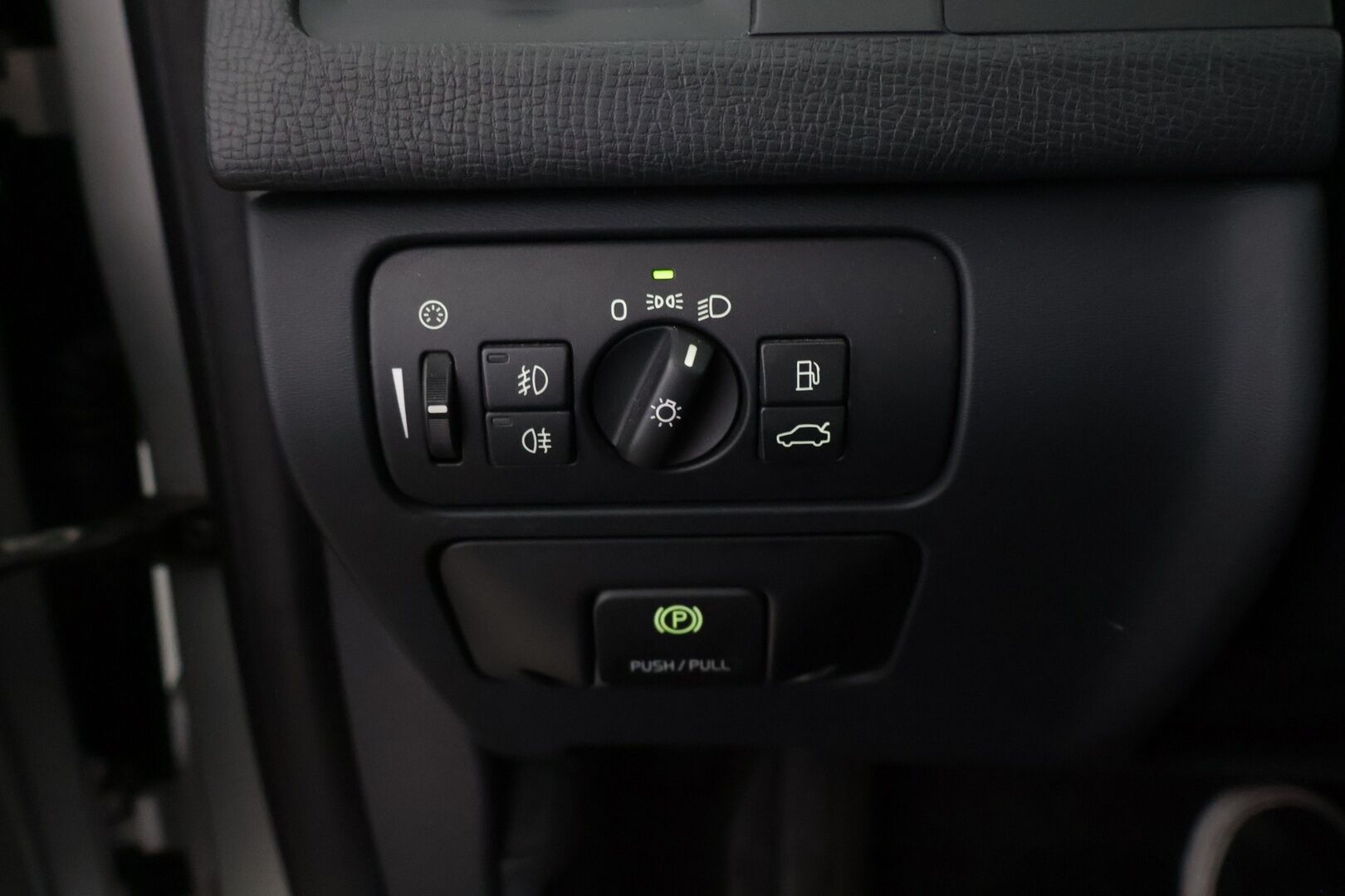 Volvo XC60 2010 D5 AWD Summum aut - Muistipenkit | Webasto | Vetokoukku | Suomi-auto | Siisti & hyvin huollettu | Kahdet renkaat 