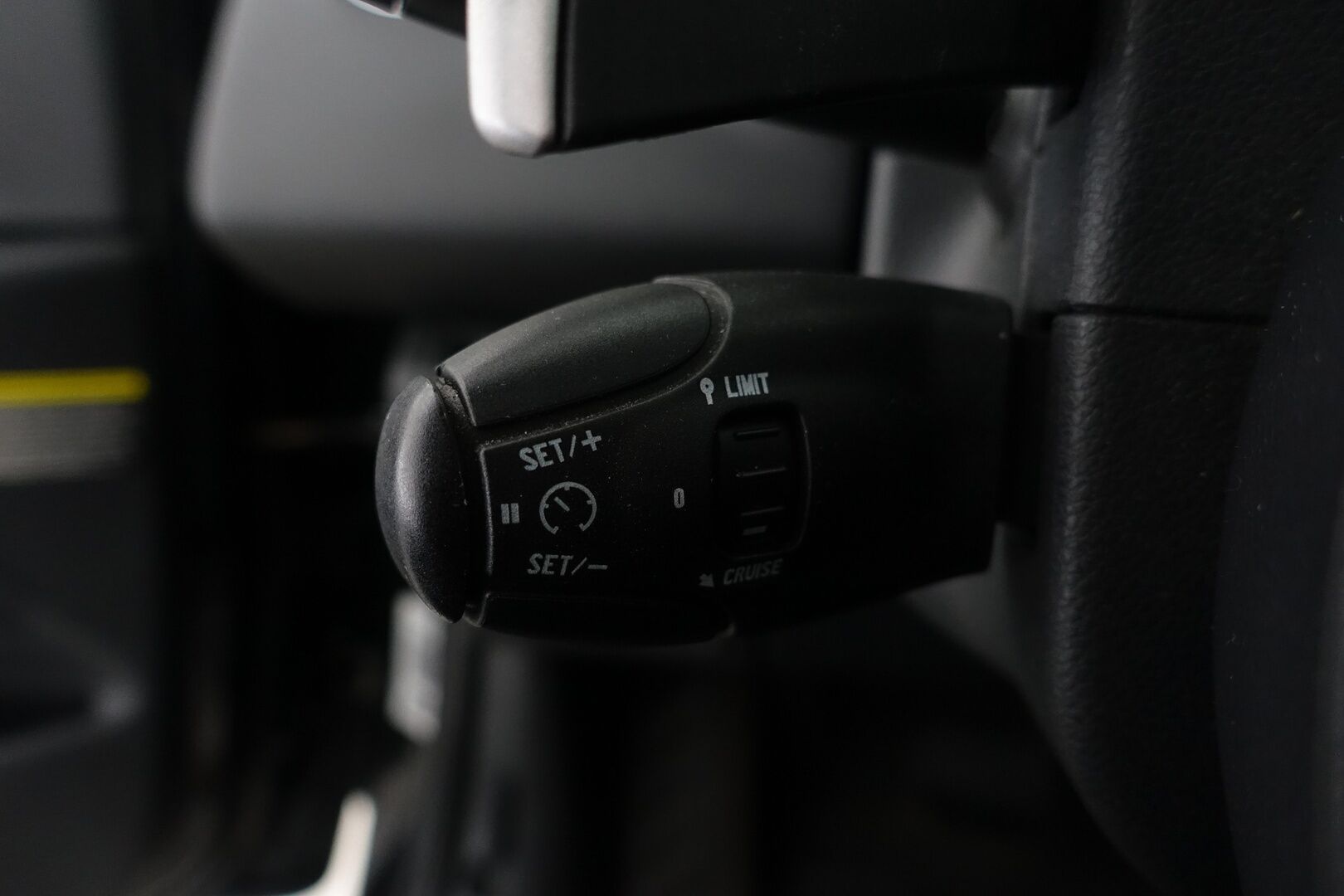 Peugeot 3008 2010 Sport HDi 110 FAP 2Tronic - Myydään Huutokaupat.com - – Tämä auto myydään huutokaupat.com -sivuston kautta | HUD | Panorama | Vetokoukku | Lohko+Sisäp. | Suomi-auto | Tutkat | Vakkari | 2X Renkaat & Vanteet |