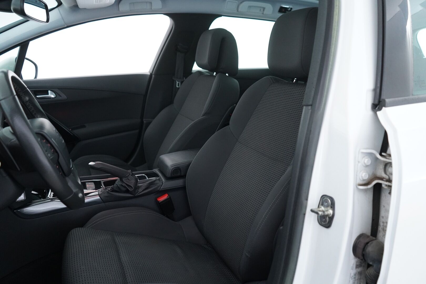 Peugeot 508 2012 SW Active THP 156 Automaatti Limited - YritysOutlet - Myydään vain yrityksille - Kahdet hyvät renkaat / Lohko + sisähaara / Suomiauto