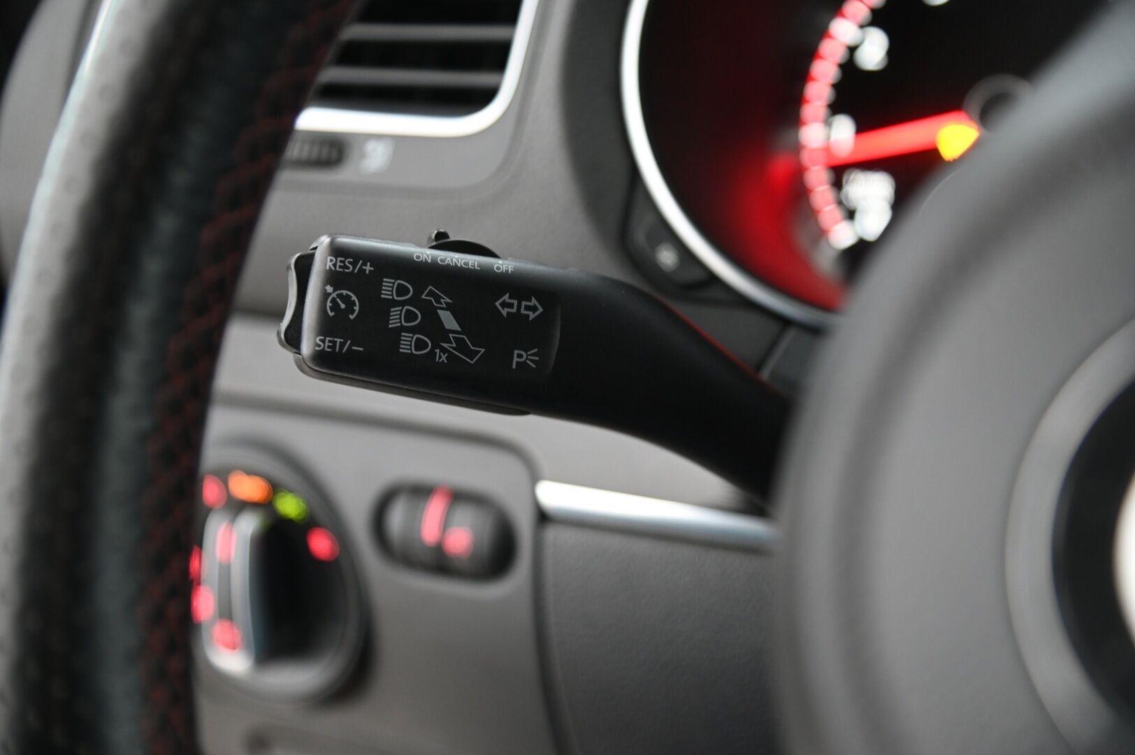 Volkswagen Golf 2012 GTI 2,0 155 kW (210 hv) DSG-autom.*MYYDÄÄN HUUTOKAUPPA.COM*