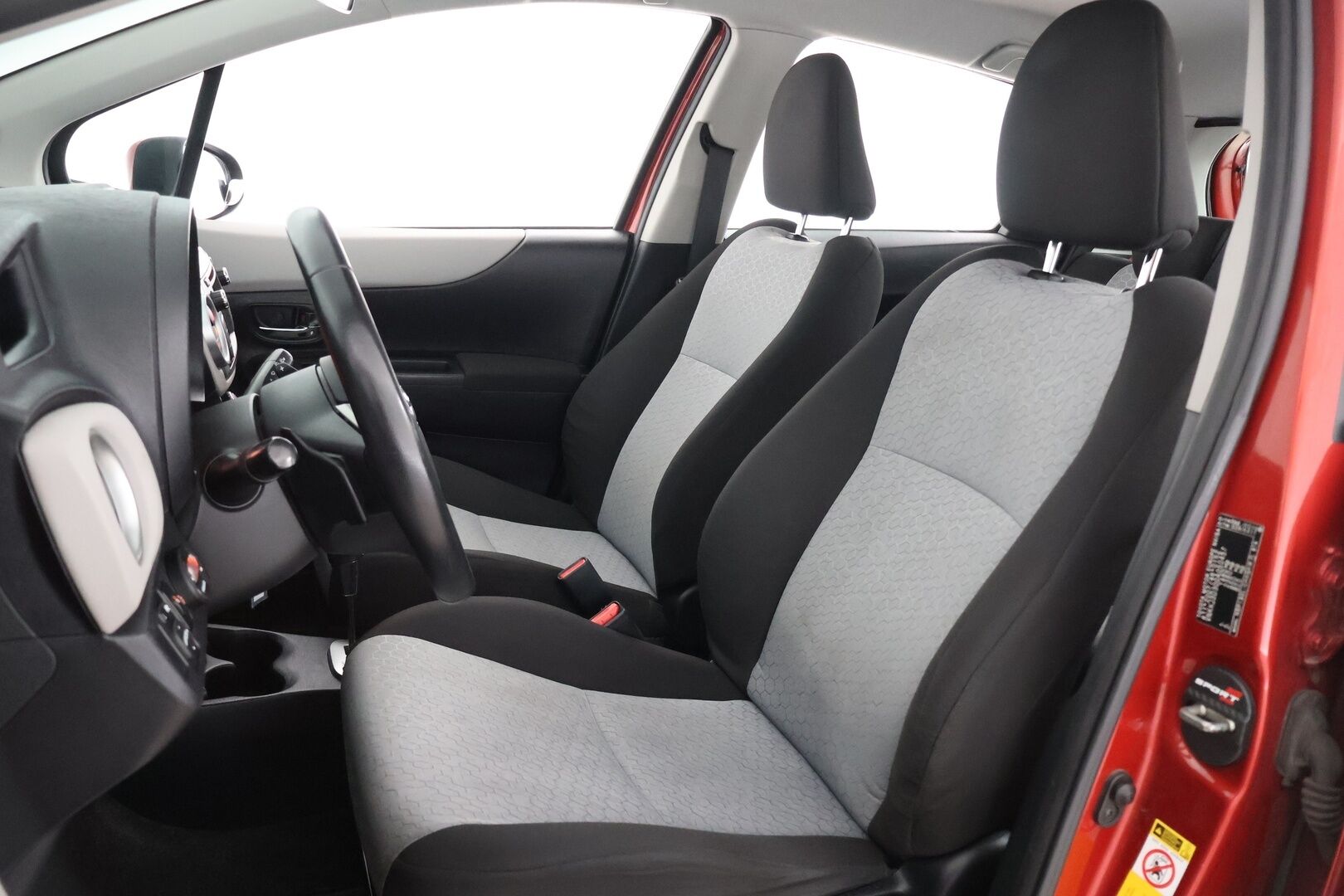 Toyota Yaris 2012 1,33 Dual VVT-i Comfort 5ov Multidrive S - | Suomi-auto | P.kamera | Webasto | Navi | Vakkari |