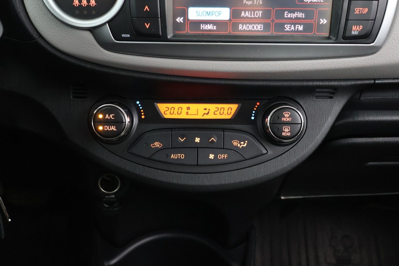 Toyota Yaris 2012 1,33 Dual VVT-i Comfort 5ov Multidrive S - | Suomi-auto | P.kamera | Webasto | Navi | Vakkari |