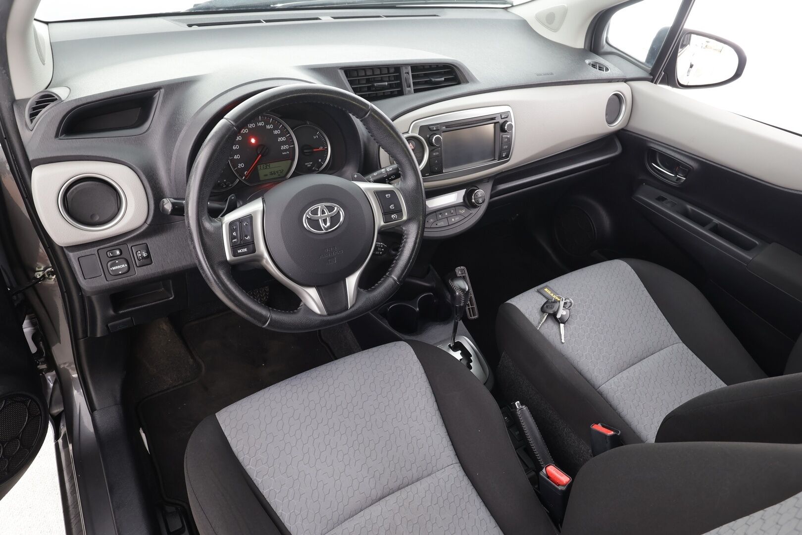 Toyota Yaris 2012 1,33 Dual VVT-i Comfort 5ov Multidrive S - | Vakkari | Lohko | P.Kamera | Autom Ilmastointi | Suomi-auto | Kahdet Renkaat | Merkkihuollettu |