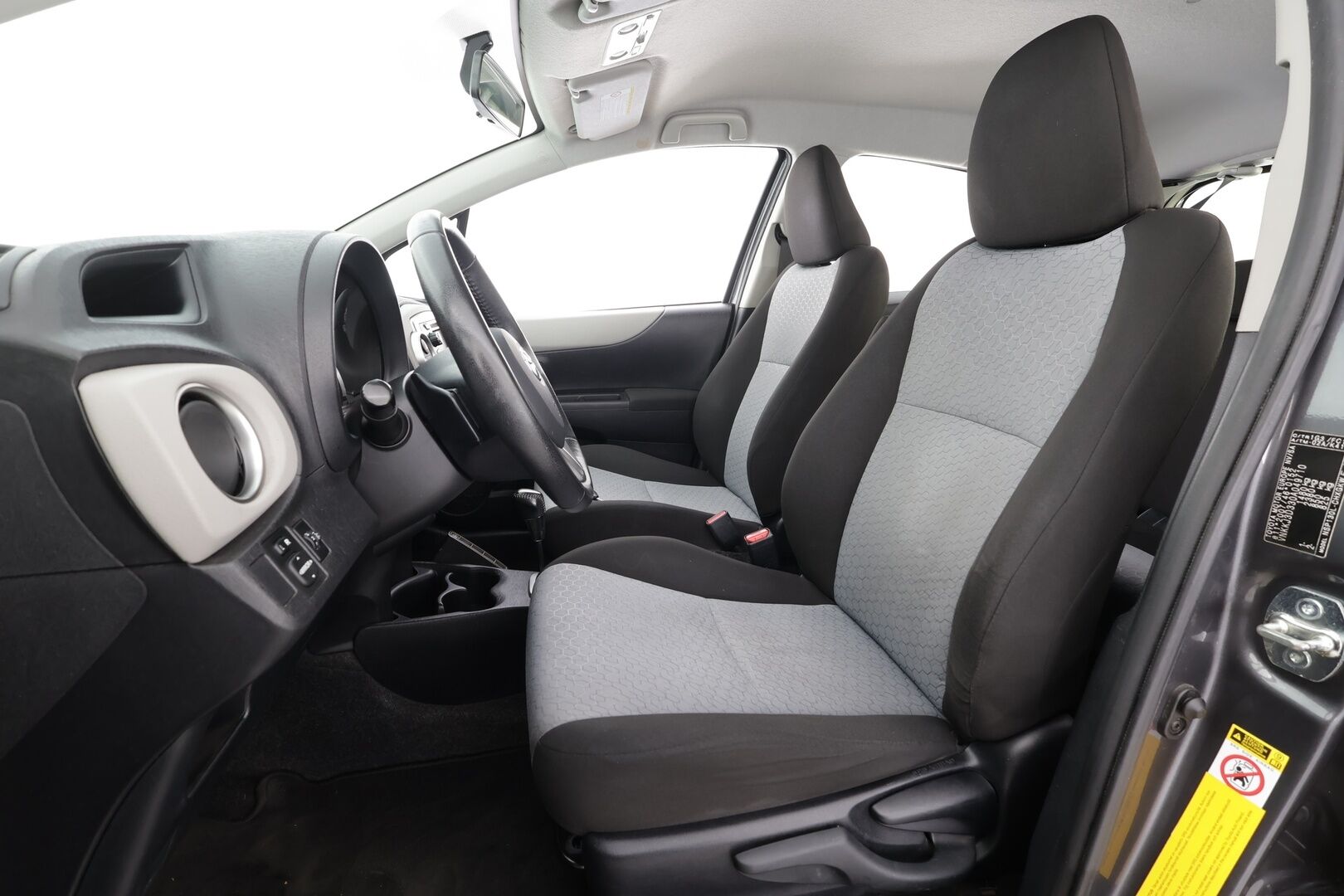 Toyota Yaris 2012 1,33 Dual VVT-i Comfort 5ov Multidrive S - | Vakkari | Lohko | P.Kamera | Autom Ilmastointi | Suomi-auto | Kahdet Renkaat | Merkkihuollettu |