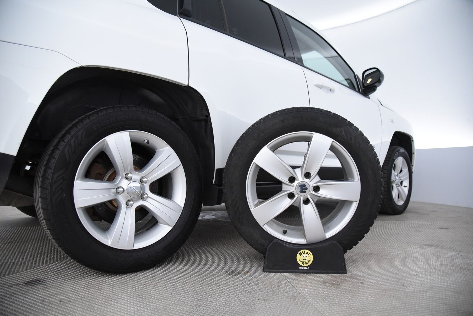 Jeep Compass 2012 4x2 2,0 M5 Sport / Suomi-Auto / Vakkari / P.Tutka / - 2x Renkaat 