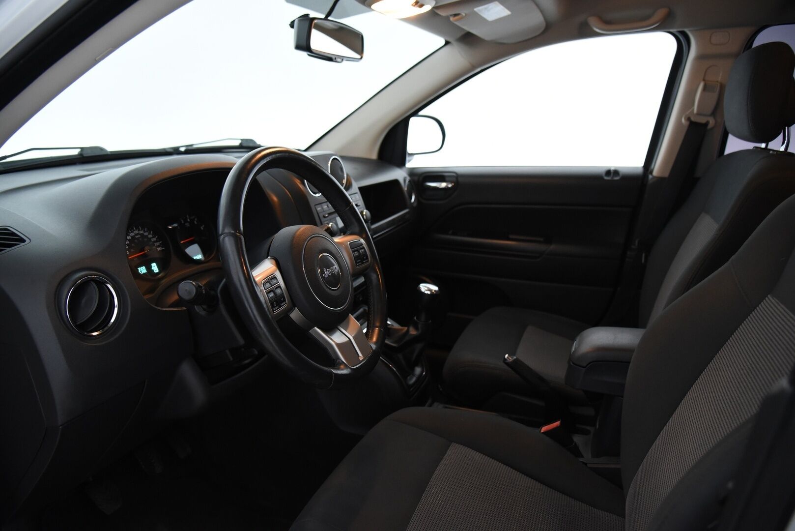 Jeep Compass 2012 4x2 2,0 M5 Sport / Suomi-Auto / Vakkari / P.Tutka / - 2x Renkaat 