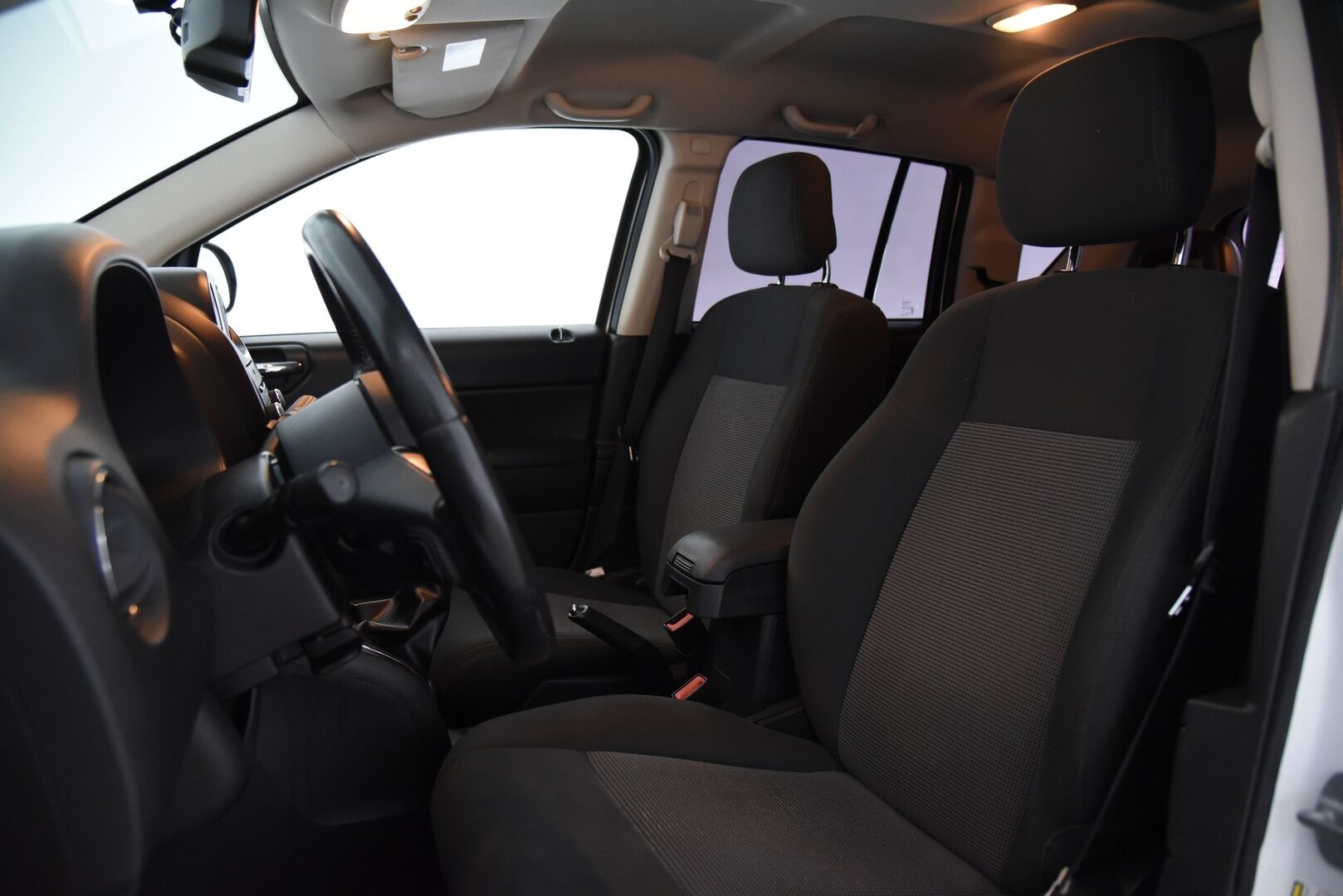 Jeep Compass 2012 4x2 2,0 M5 Sport / Suomi-Auto / Vakkari / P.Tutka / - 2x Renkaat 
