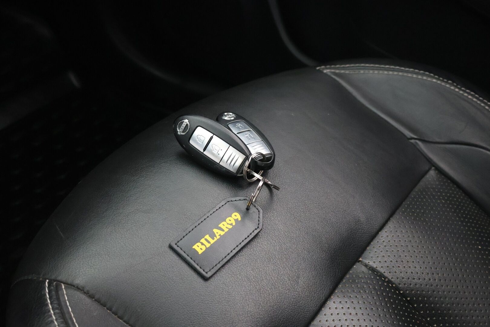 Nissan Juke 2012 1,6L Tekna 2WD CVT Shiro Leather IMS - Vaihteisto viallinen | Nahkasisusta | Koukku | P. Kamera | Keyless | LED- Lisävalo | 2x Renkaat! | Juuri Katsastettu! - YritysOutlet - Myydään vain yrityksille