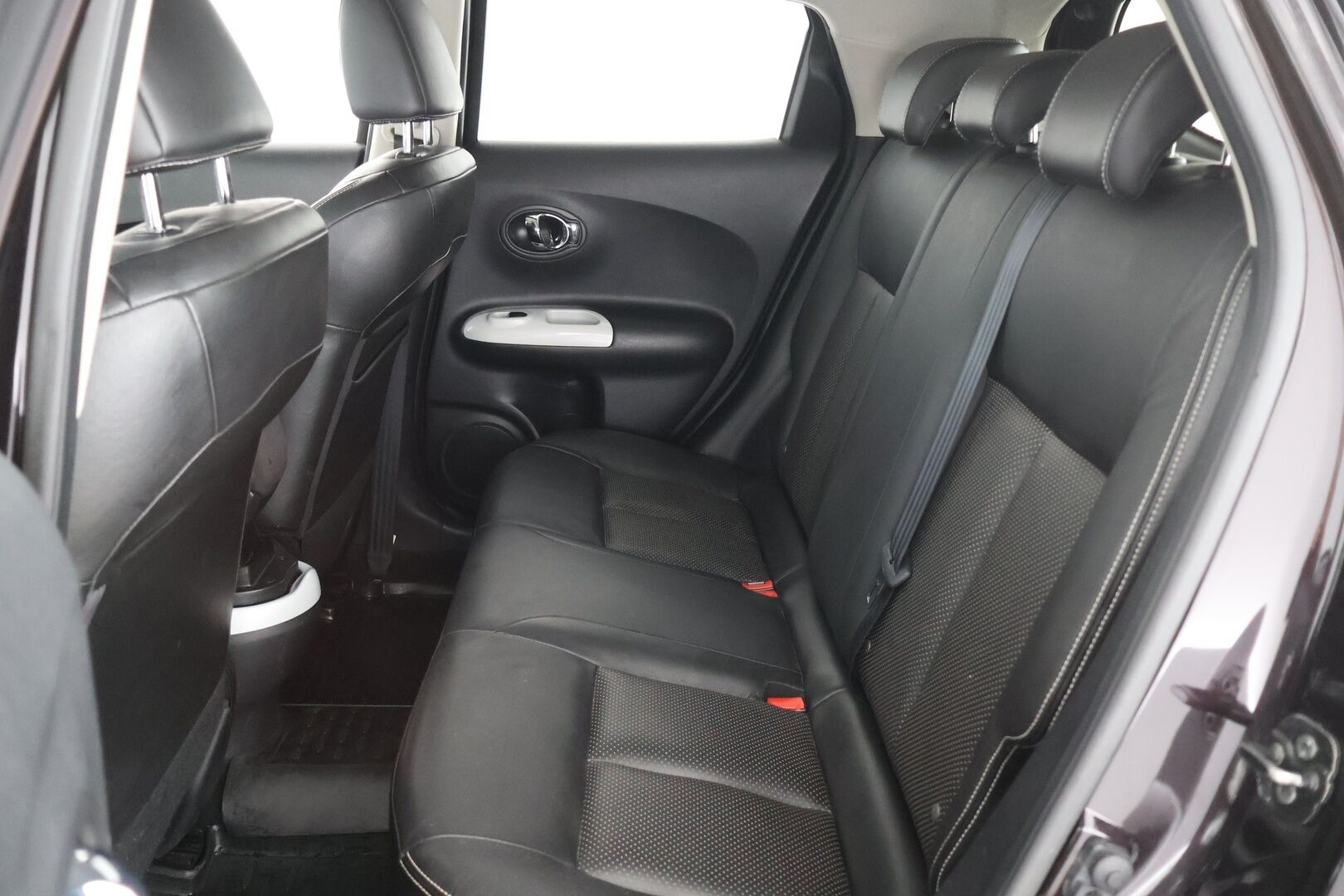 Nissan Juke 2012 1,6L Tekna 2WD CVT Shiro Leather IMS - Vaihteisto viallinen | Nahkasisusta | Koukku | P. Kamera | Keyless | LED- Lisävalo | 2x Renkaat! | Juuri Katsastettu! - YritysOutlet - Myydään vain yrityksille