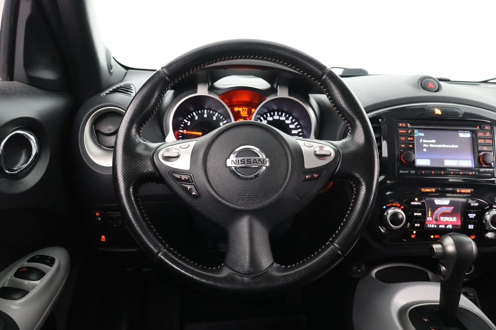 Nissan Juke 2012 1,6L Tekna 2WD CVT Shiro Leather IMS - Vaihteisto viallinen | Nahkasisusta | Koukku | P. Kamera | Keyless | LED- Lisävalo | 2x Renkaat! | Juuri Katsastettu! - YritysOutlet - Myydään vain yrityksille