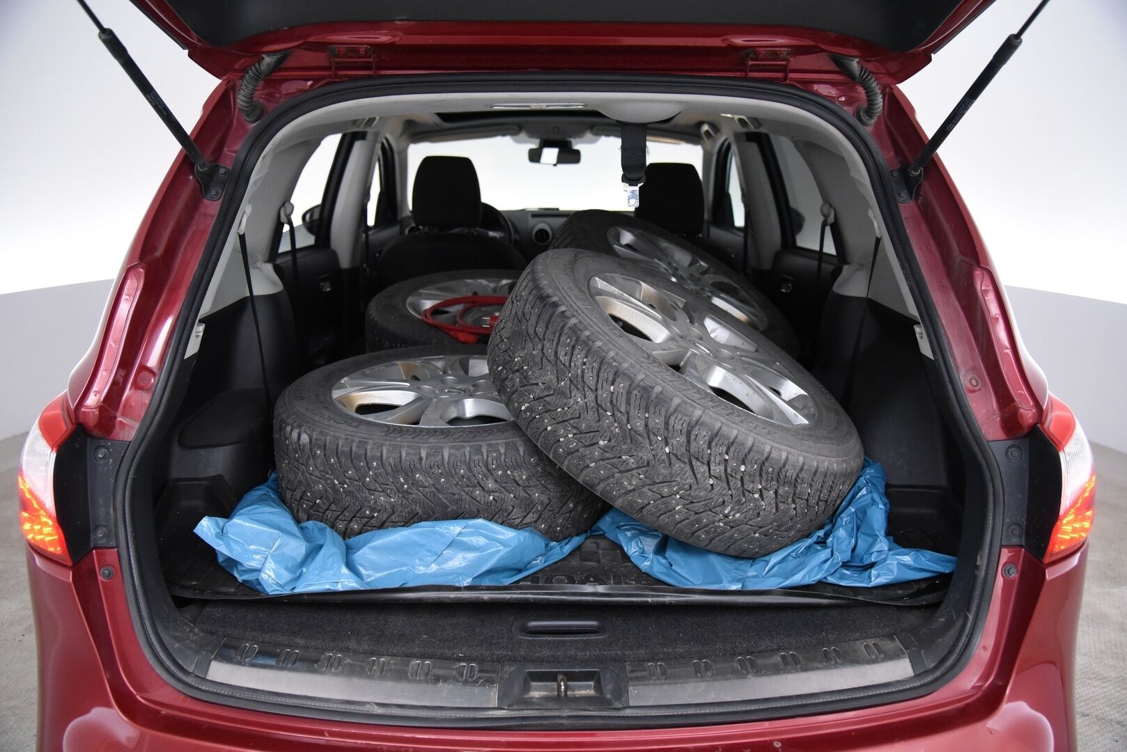 Nissan Qashqai+2 2012 1,6dCi DPF Stop / Start System Acenta 2WD 6M/T Connect AVM Business** 360-Kamera /  Navi / Lohko / Koukku / Vakkari *