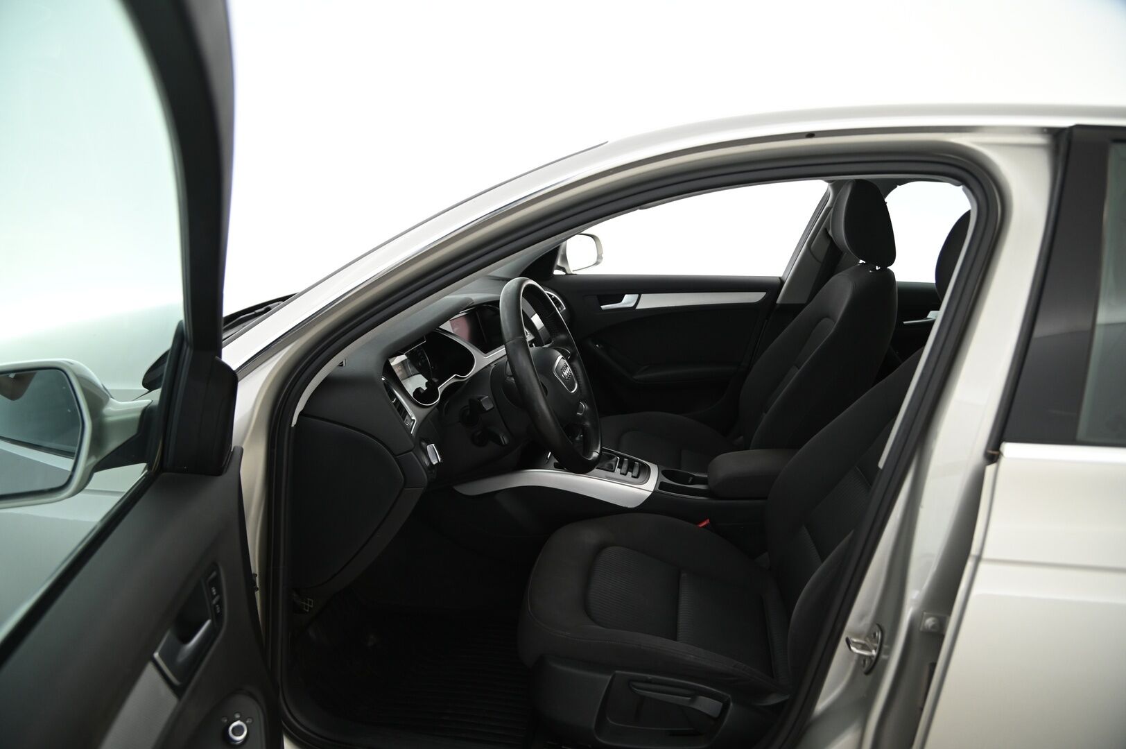 Audi A4 2013 Sedan Business 1,8 TFSI 125 kW *1-Om Suomiauto / Tutkat / Vakkari / Xenon* - 1 Omisteinen luottoAudi uudemmalla tekniikalla / Kahdet hyvät renkaat / Fiksut huollot