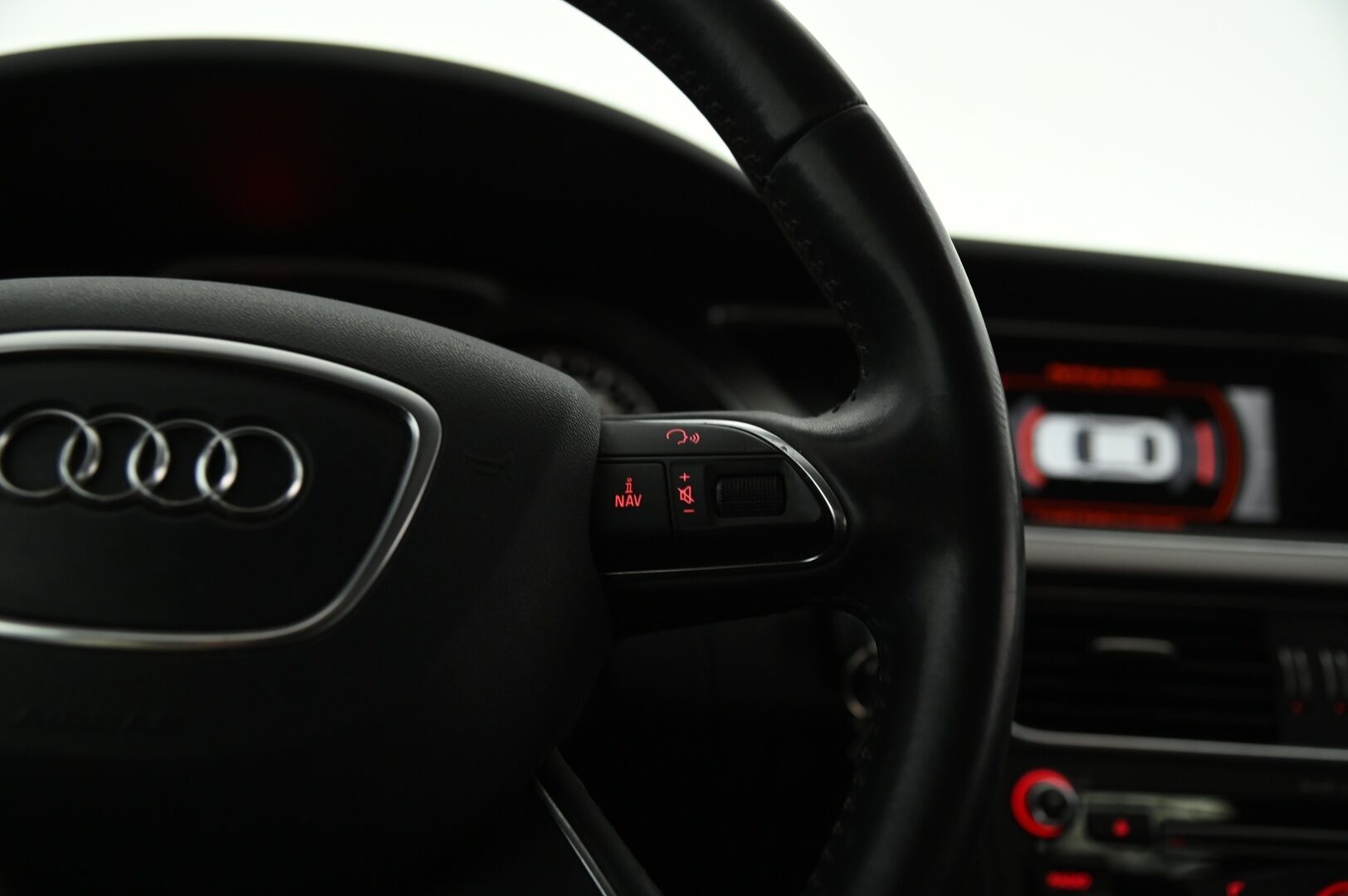 Audi A4 2013 Sedan Business 1,8 TFSI 125 kW *1-Om Suomiauto / Tutkat / Vakkari / Xenon* - 1 Omisteinen luottoAudi uudemmalla tekniikalla / Kahdet hyvät renkaat / Fiksut huollot