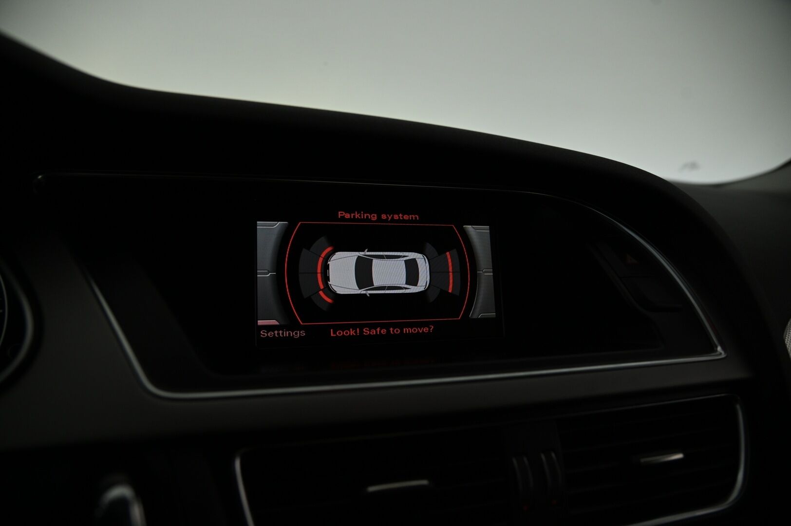 Audi A4 2013 Sedan Business 1,8 TFSI 125 kW *1-Om Suomiauto / Tutkat / Vakkari / Xenon* - 1 Omisteinen luottoAudi uudemmalla tekniikalla / Kahdet hyvät renkaat / Fiksut huollot