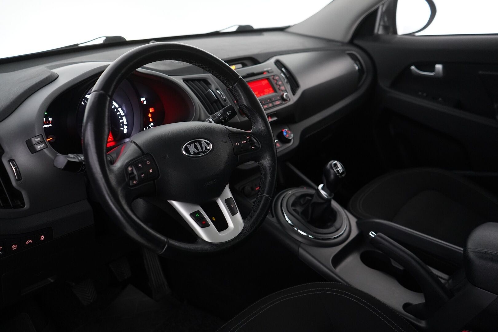 Kia Sportage 2013 1.6 ISG Urban LX EcoDynamics * Vetokoukku / Lohkolämmitin / Vakkari / BT * - Suomi-auto / Viimeisin huolto 185tkm / 2x Renkaat vanteineen