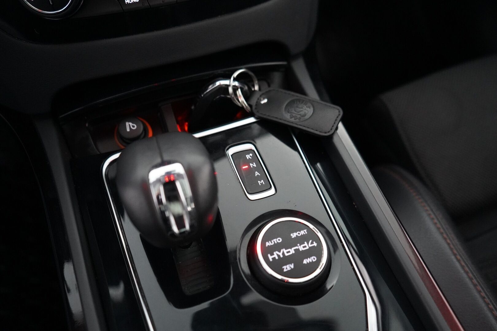 Peugeot 508 2013 RXH HYbrid4 HDi AWD *HUD / Webasto / Lasikatto / Puolinahka Sport-istuimet / Navi* - Kahdet OEM Vanteet / Jakopää 187tkm / Viimeisin huolto 206tkm