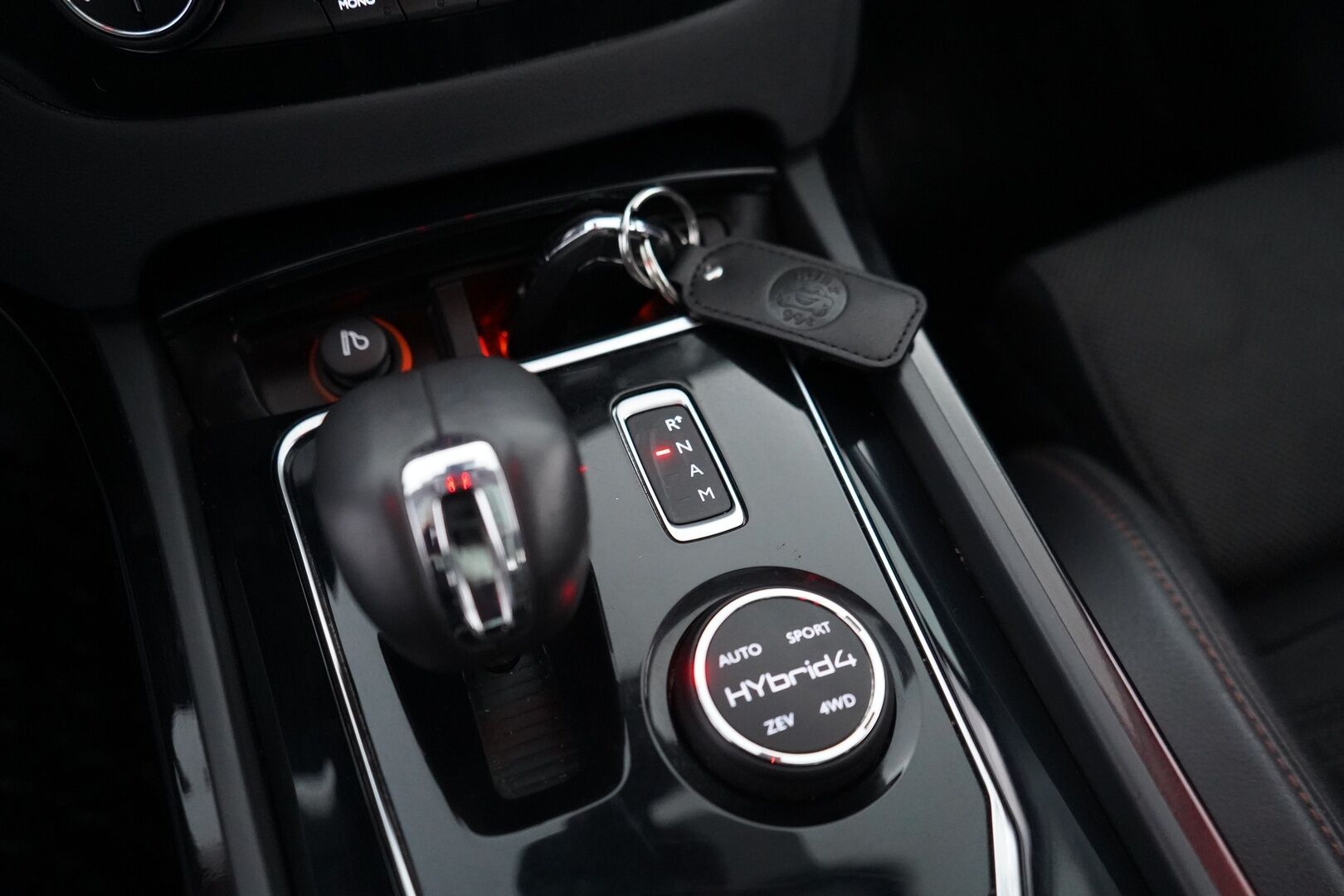 Peugeot 508 2013 RXH HYbrid4 HDi AWD *HUD / Webasto / Lasikatto / Puolinahka Sport-istuimet / Navi* - Kahdet OEM Vanteet / Jakopää 187tkm / Viimeisin huolto 206tkm