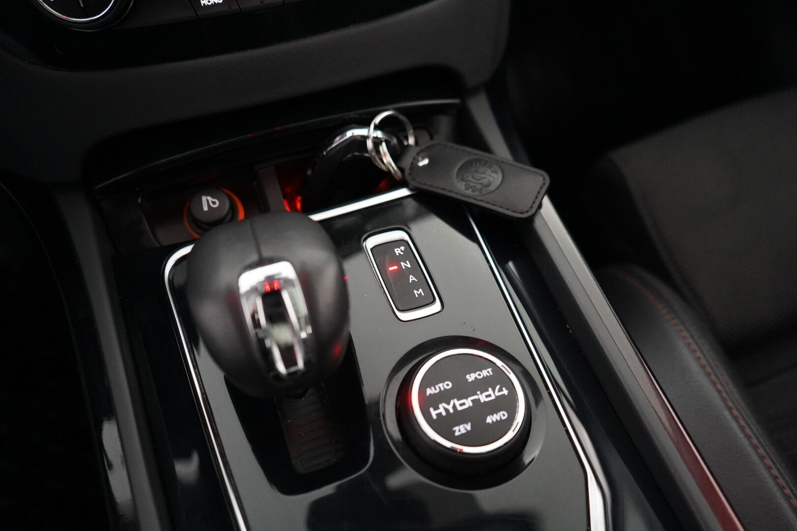 Peugeot 508 2013 RXH HYbrid4 HDi AWD *HUD / Webasto / Lasikatto / Puolinahka Sport-istuimet / Navi* - Kahdet OEM Vanteet / Jakopää 187tkm / Viimeisin huolto 206tkm