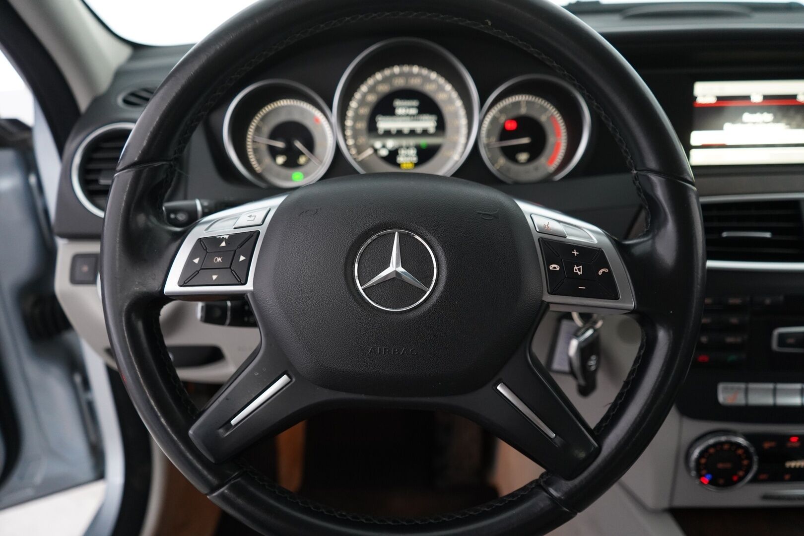Mercedes-Benz C 2013 200 CDI BE T A Premium Business - Suomi-auto | Kahdet renkaat aluvantein | Vakkari |Lohko+sisätilanlämmitin | Elegance | Säntillinen huoltohistoria |