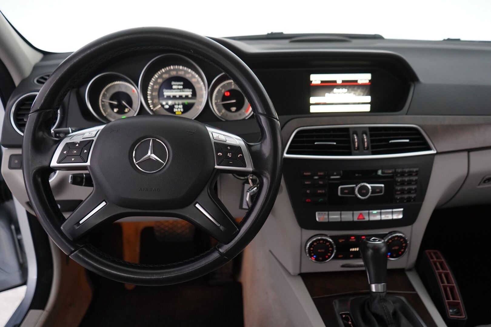 Mercedes-Benz C 2013 200 CDI BE T A Premium Business - Suomi-auto | Kahdet renkaat aluvantein | Vakkari |Lohko+sisätilanlämmitin | Elegance | Säntillinen huoltohistoria |