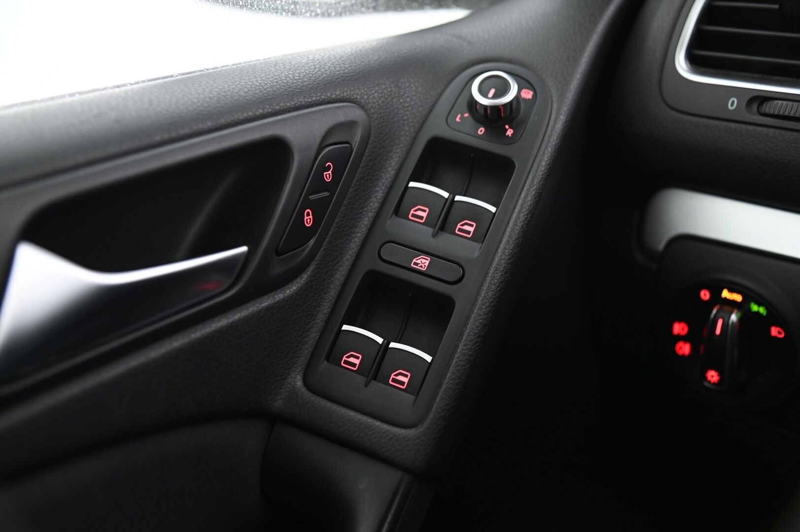 Volkswagen Golf 2010 Highline 2,0 TDI 103 kW (140 hv) *YritysOutlet - Myydään vain yrityksille* - *YritysOutlet - Myydään vain yrityksille*