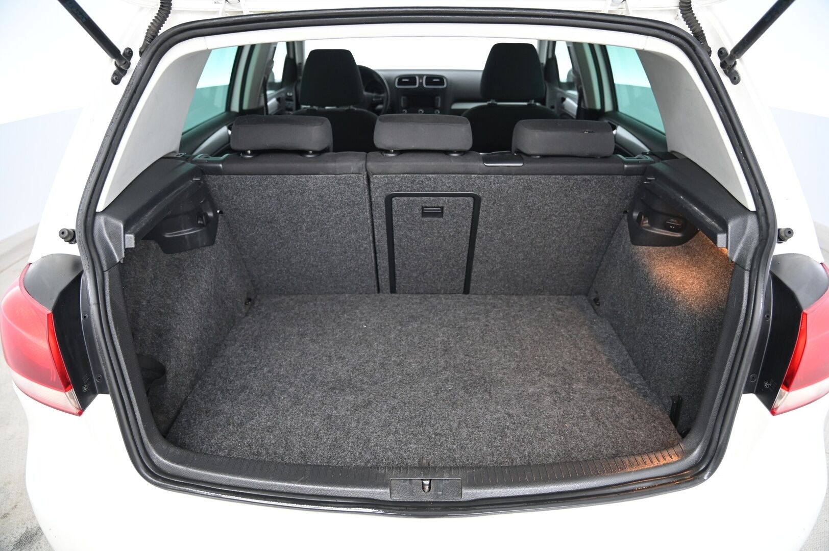 Volkswagen Golf 2010 Highline 2,0 TDI 103 kW (140 hv) *YritysOutlet - Myydään vain yrityksille* - *YritysOutlet - Myydään vain yrityksille*