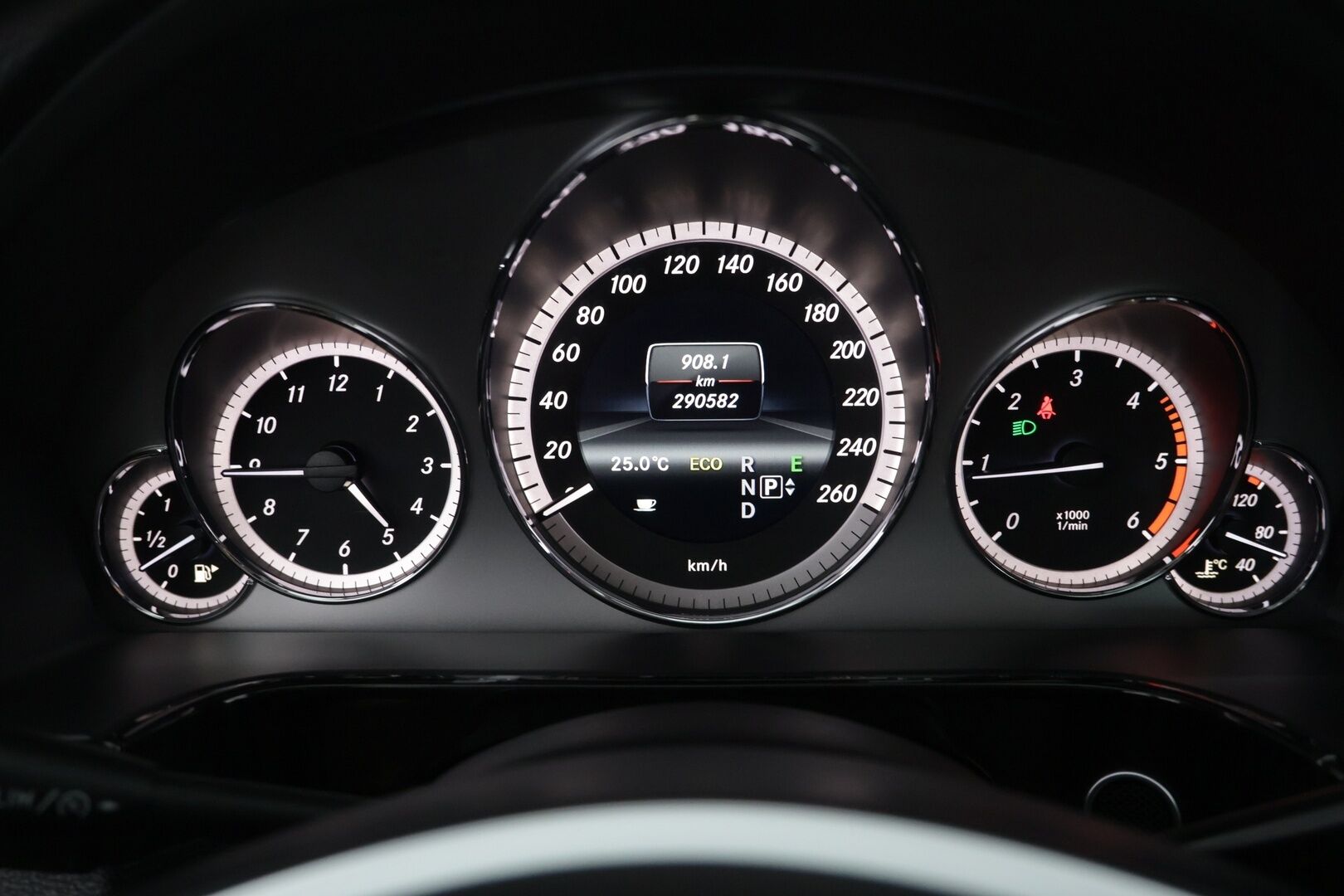 Mercedes-Benz E 2013 220 CDI BE A Premium Business - | Ortopedi-penkit | Webasto | Koukku | Tutkat | ILS | Suomi-auto | 2x aluvanteet |