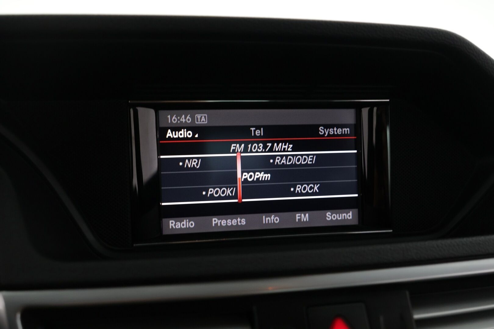 Mercedes-Benz E 2013 220 CDI BE A Premium Business - | Ortopedi-penkit | Webasto | Koukku | Tutkat | ILS | Suomi-auto | 2x aluvanteet |
