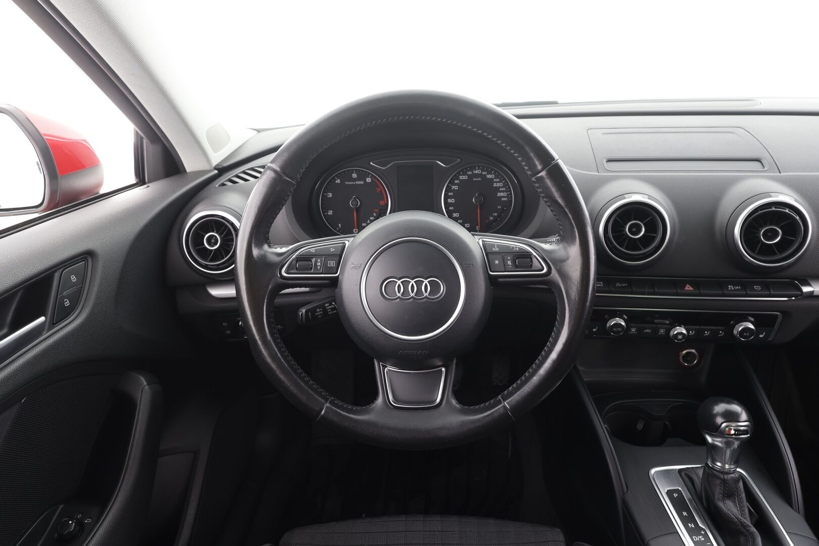 Audi A3 2013 Compact Coupé Business Sport 1,4 TFSI 90 kW S tronic - | Lasikattoluukku | Lohkolämmitin | Xenon | P.Tutka | Sporttipenkit | Vakkari | Bluetooth | Suomi-auto | Kahdet renkaat |