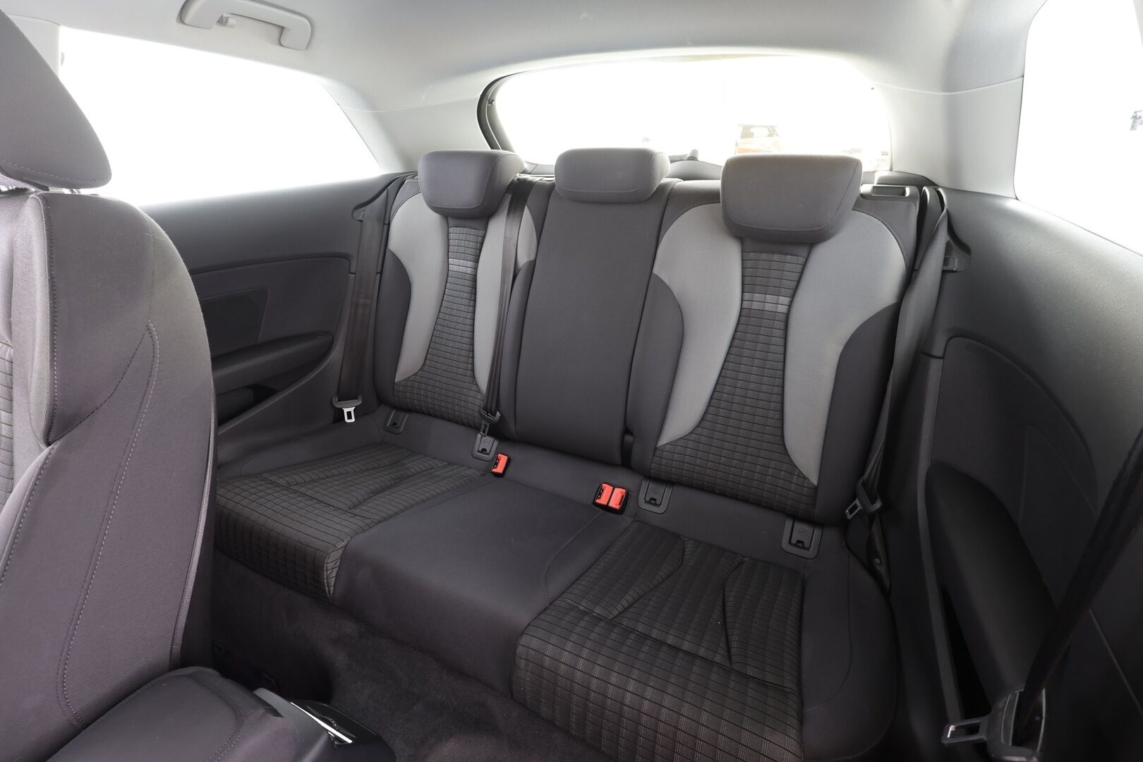 Audi A3 2013 Compact Coupé Business Sport 1,4 TFSI 90 kW S tronic - | Lasikattoluukku | Lohkolämmitin | Xenon | P.Tutka | Sporttipenkit | Vakkari | Bluetooth | Suomi-auto | Kahdet renkaat |