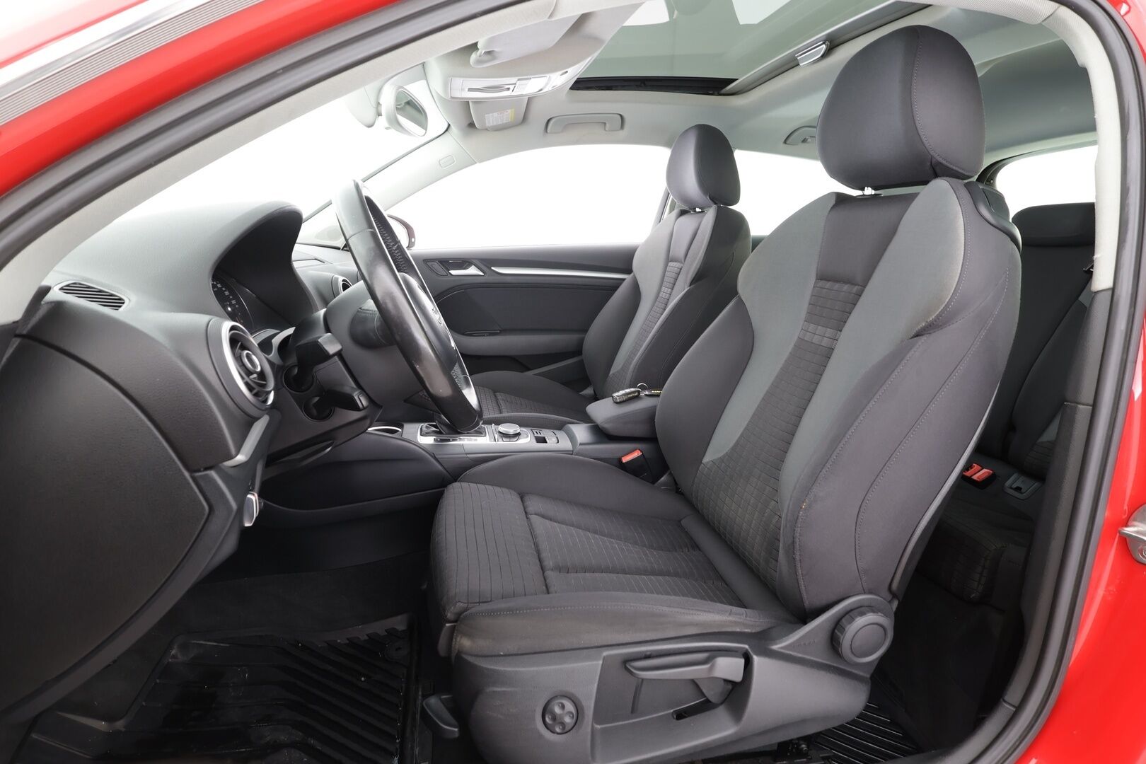 Audi A3 2013 Compact Coupé Business Sport 1,4 TFSI 90 kW S tronic - | Lasikattoluukku | Lohkolämmitin | Xenon | P.Tutka | Sporttipenkit | Vakkari | Bluetooth | Suomi-auto | Kahdet renkaat |