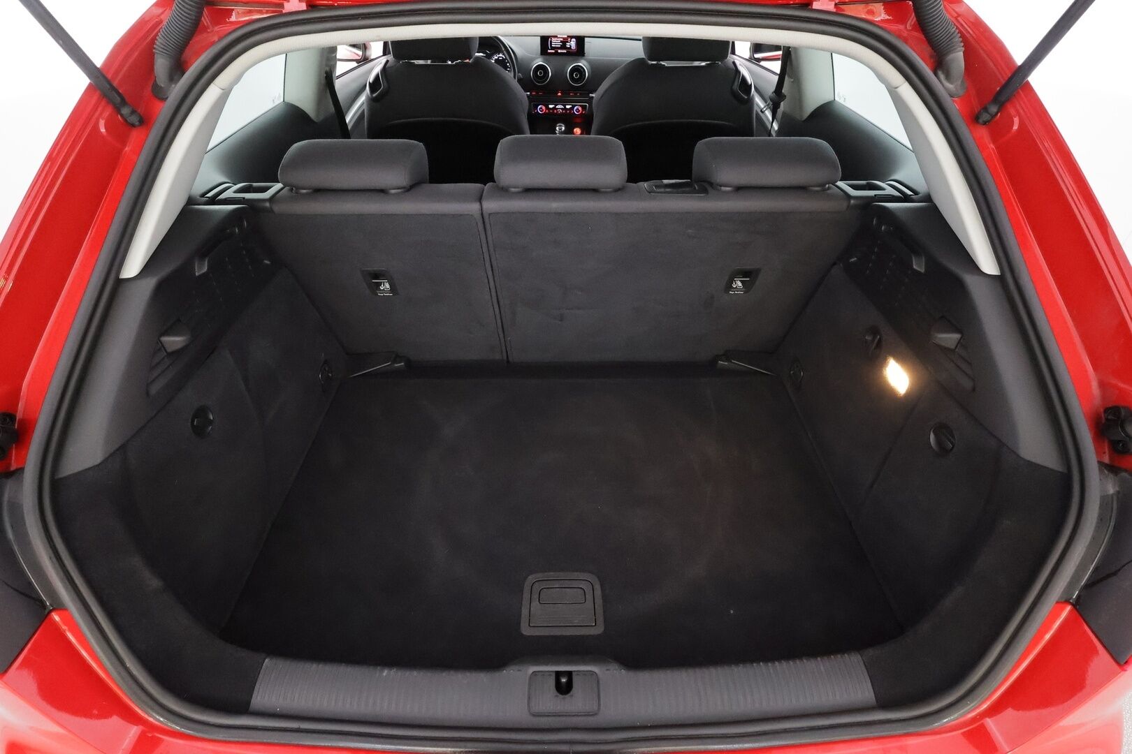 Audi A3 2013 Compact Coupé Business Sport 1,4 TFSI 90 kW S tronic - | Lasikattoluukku | Lohkolämmitin | Xenon | P.Tutka | Sporttipenkit | Vakkari | Bluetooth | Suomi-auto | Kahdet renkaat |