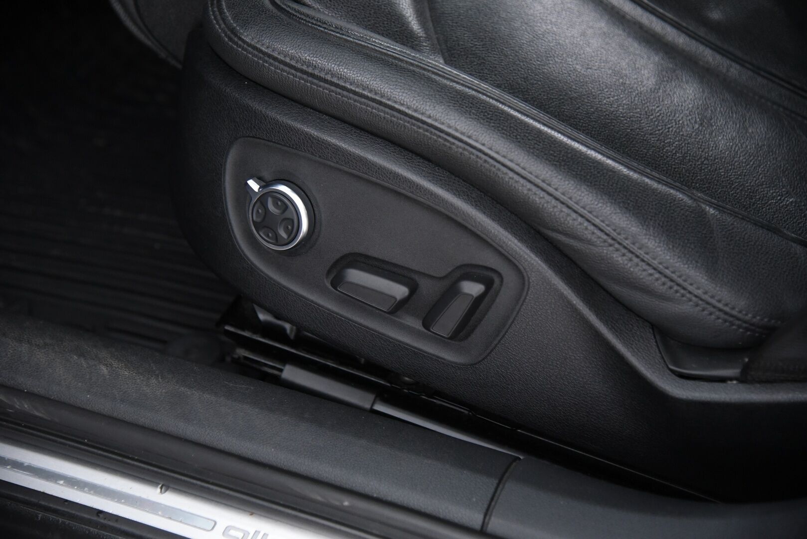 Audi A6 allroad quattro 2013 Business 3,0 V6 TDI Biturbo 230 kW tiptronic / Suomi-Auto / ACC / BOSE / Webasto / Panorama / Comfort-Penkit / Ilma-Alusta - YritysOutlet - Myydään vain yrityksille