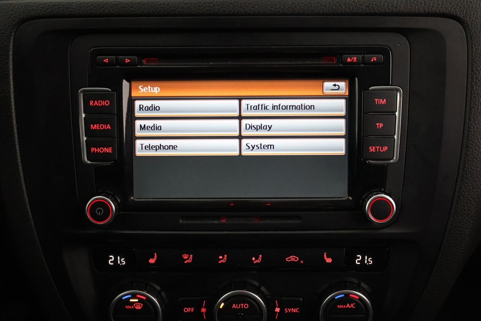 Volkswagen Jetta 2013 Comfortline 1,6 TDI 77 kW (105 hv) BlueMotion Technology DSG-automaatti - Juuri saapunut! | Lohkolämmitin | P.tutka | Kahdet renkaat | Radio