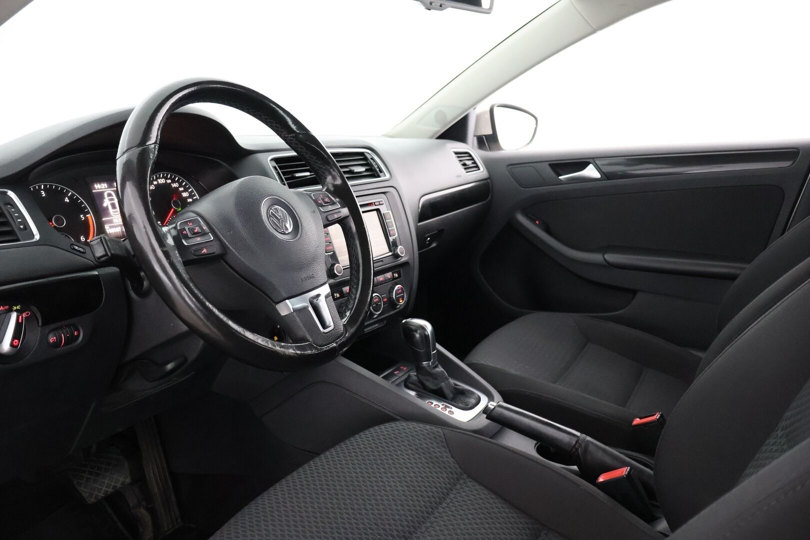 Volkswagen Jetta 2013 Comfortline 1,6 TDI 77 kW (105 hv) BlueMotion Technology DSG-automaatti - Juuri saapunut! | Lohkolämmitin | P.tutka | Kahdet renkaat | Radio