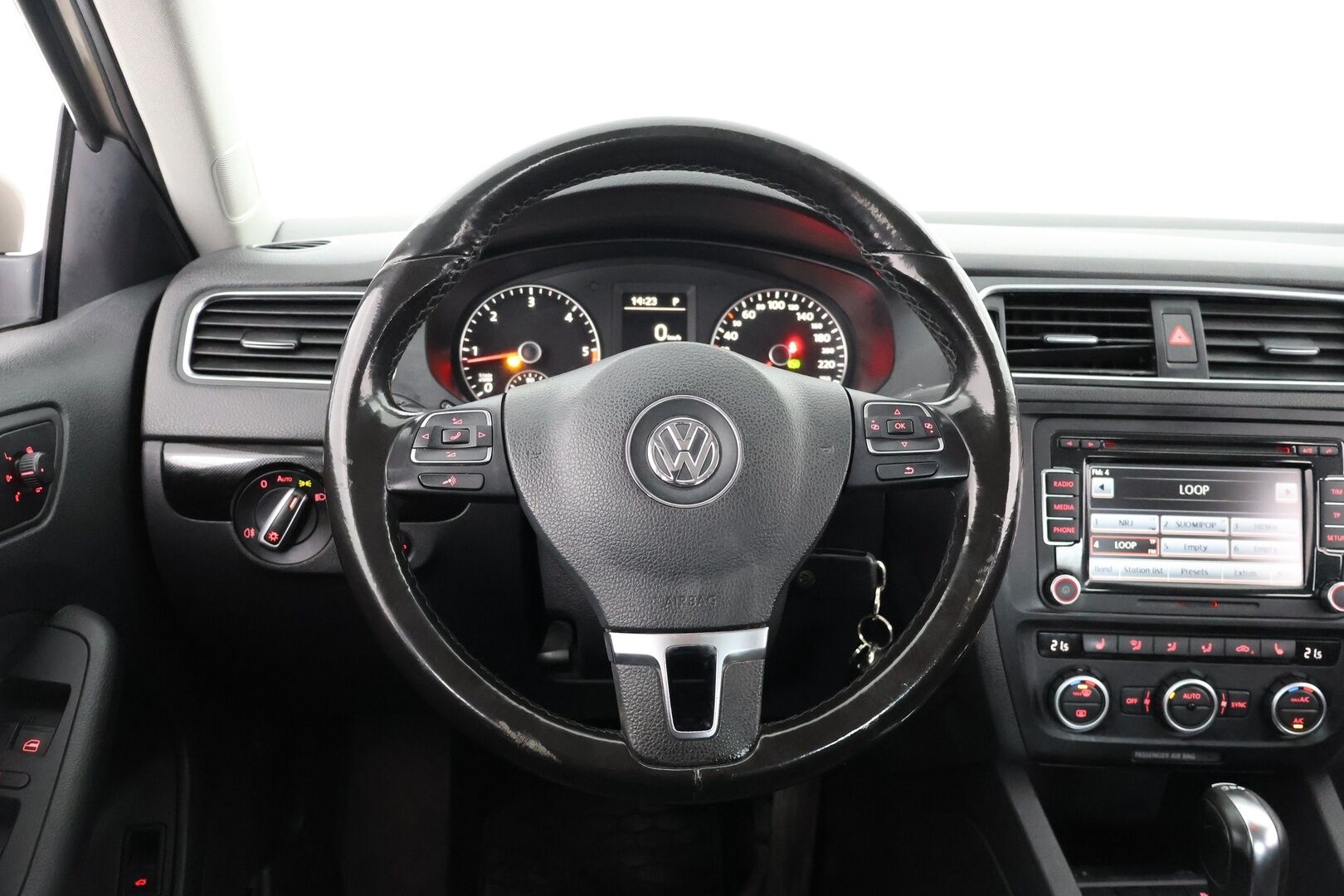 Volkswagen Jetta 2013 Comfortline 1,6 TDI 77 kW (105 hv) BlueMotion Technology DSG-automaatti - Juuri saapunut! | Lohkolämmitin | P.tutka | Kahdet renkaat | Radio