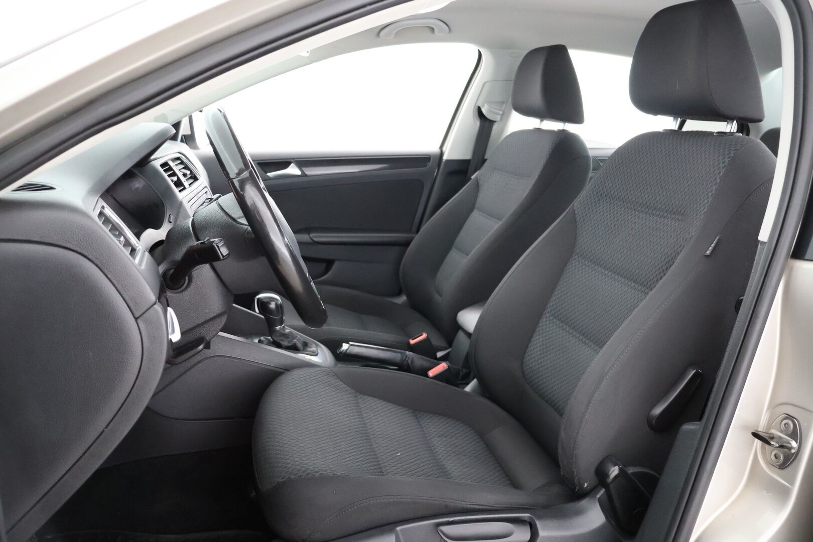 Volkswagen Jetta 2013 Comfortline 1,6 TDI 77 kW (105 hv) BlueMotion Technology DSG-automaatti - Juuri saapunut! | Lohkolämmitin | P.tutka | Kahdet renkaat | Radio