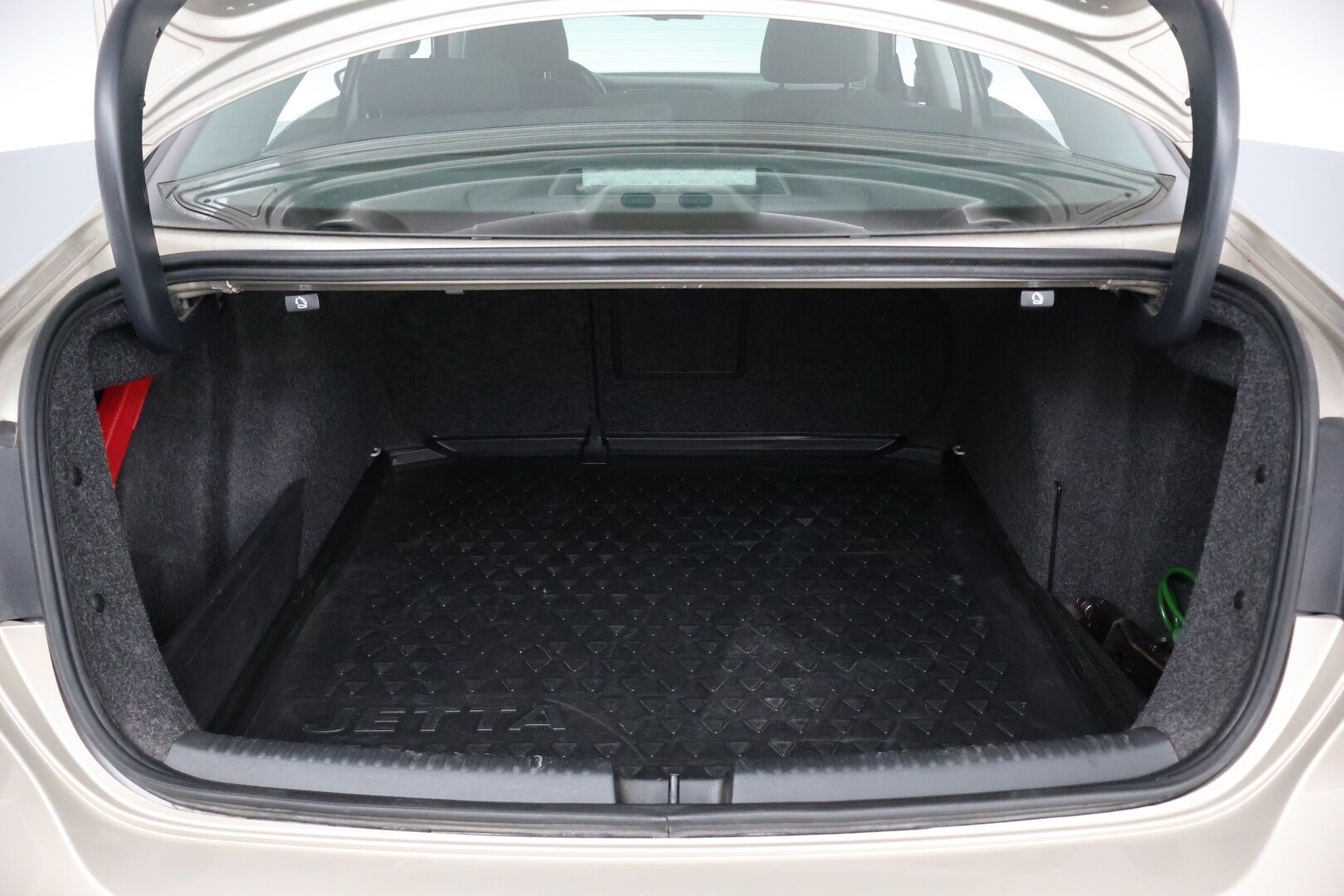 Volkswagen Jetta 2013 Comfortline 1,6 TDI 77 kW (105 hv) BlueMotion Technology DSG-automaatti - Juuri saapunut! | Lohkolämmitin | P.tutka | Kahdet renkaat | Radio