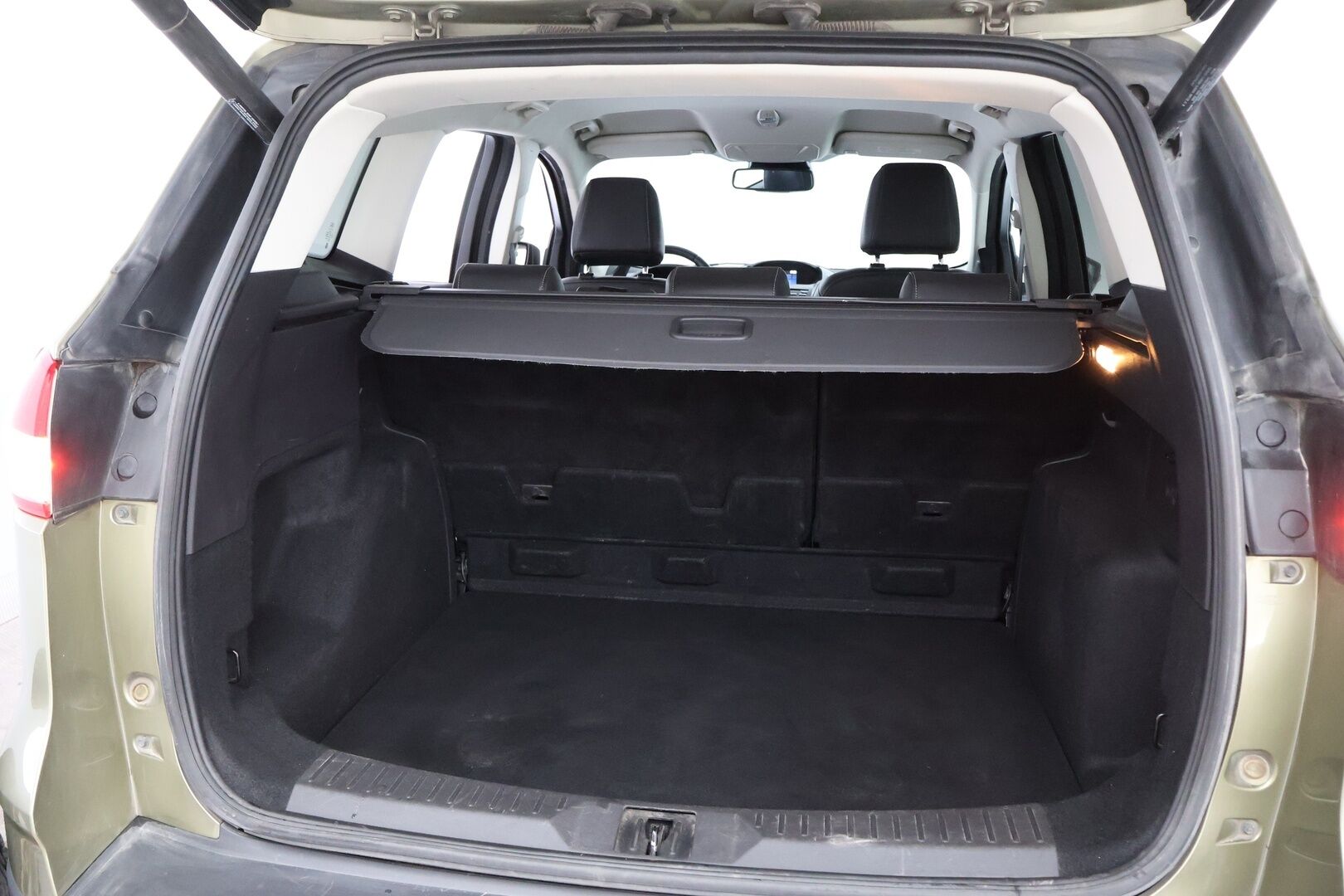 Ford Kuga 2013 2,0TDCi 140 hv PowerShift AWD Titanium 5-ovinen - 1 OM.Suomi-auto / Webasto / Lämm.tuulilasi / BLIS / Puolinahat / Tutkat / Keyless / Sähköluukku / Juuri saapunut!