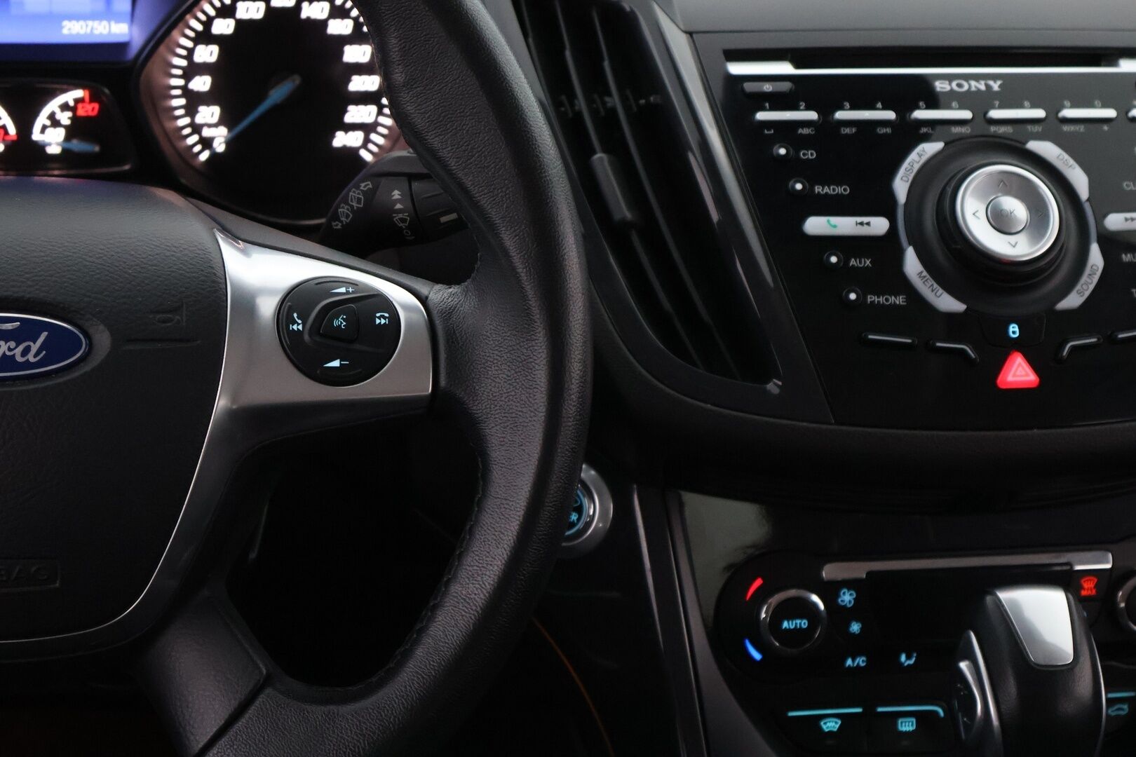 Ford Kuga 2013 2,0TDCi 140 hv PowerShift AWD Titanium 5-ovinen - 1 OM.Suomi-auto / Webasto / Lämm.tuulilasi / BLIS / Puolinahat / Tutkat / Keyless / Sähköluukku / Juuri saapunut!