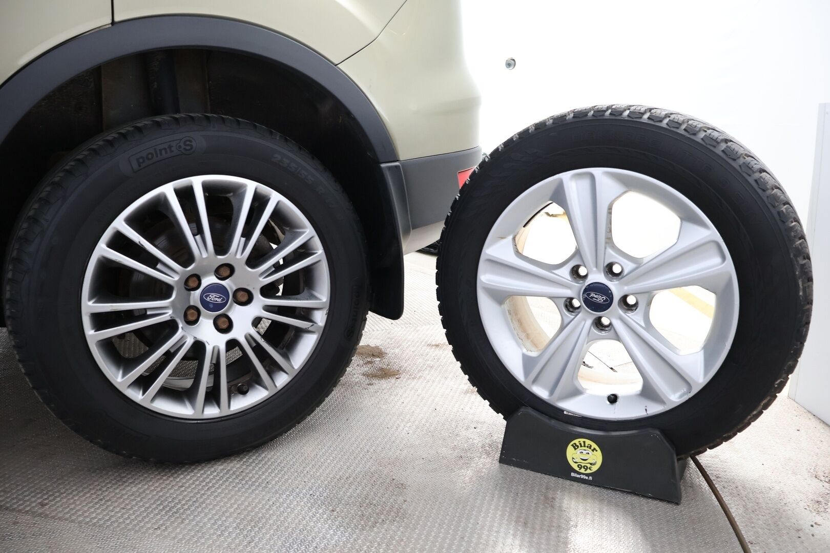 Ford Kuga 2013 2,0TDCi 140 hv PowerShift AWD Titanium 5-ovinen - 1 OM.Suomi-auto / Webasto / Lämm.tuulilasi / BLIS / Puolinahat / Tutkat / Keyless / Sähköluukku / Juuri saapunut!